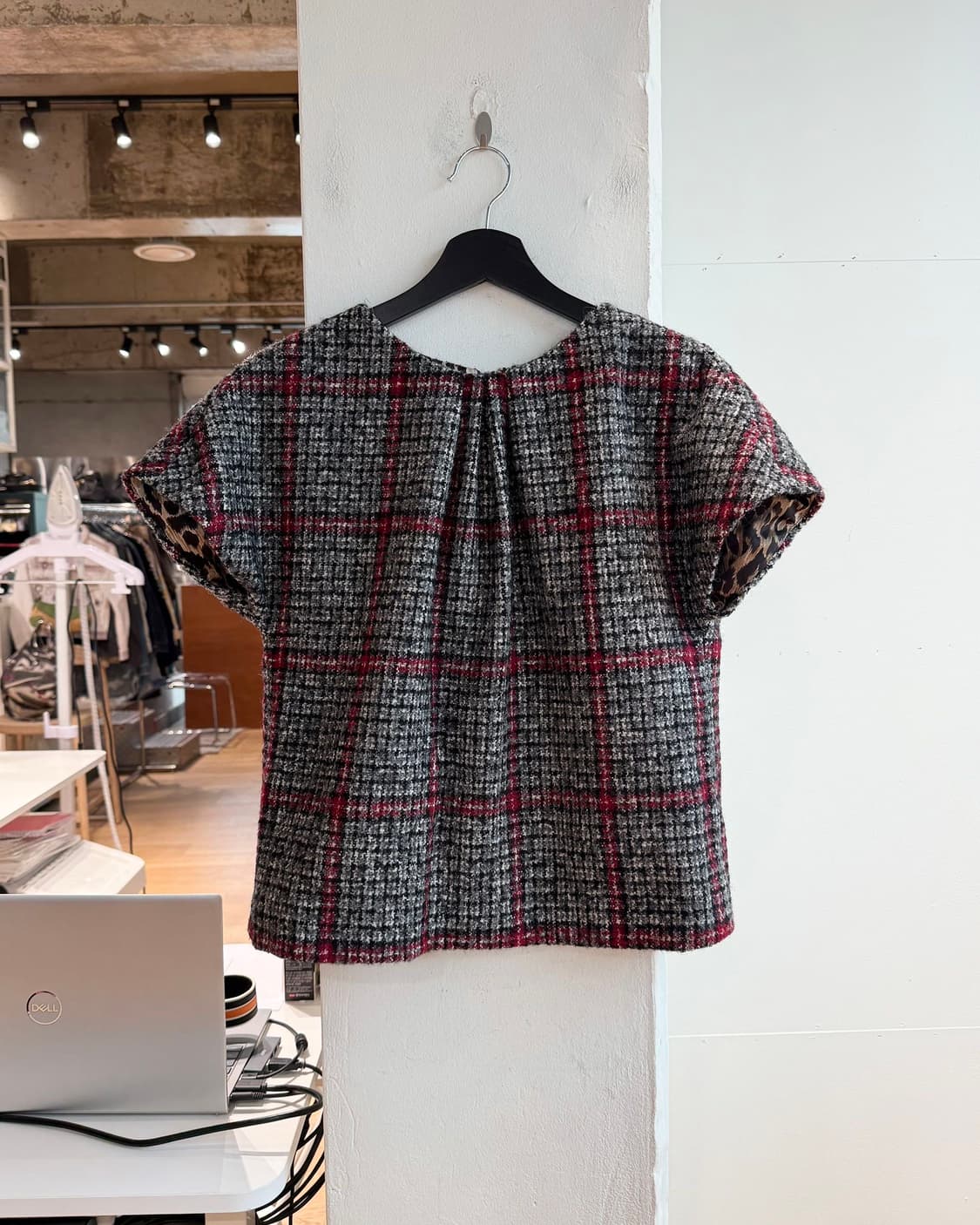 돌체앤가바나 그레이 체크 트위드 하프티 상품이미지2