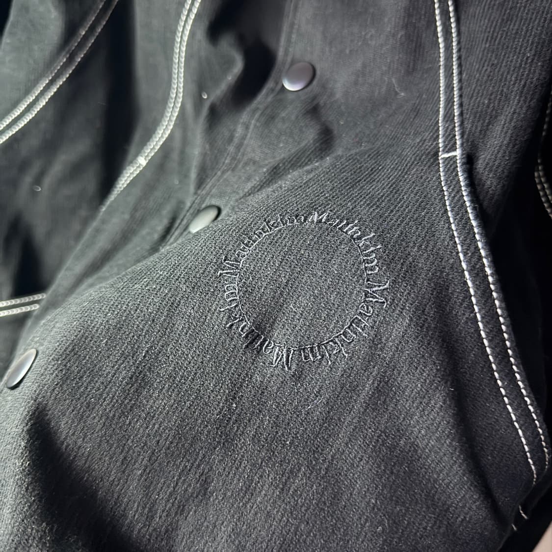 마뗑킴 라운드 스티치 바시티 점퍼(프리) 상품이미지4