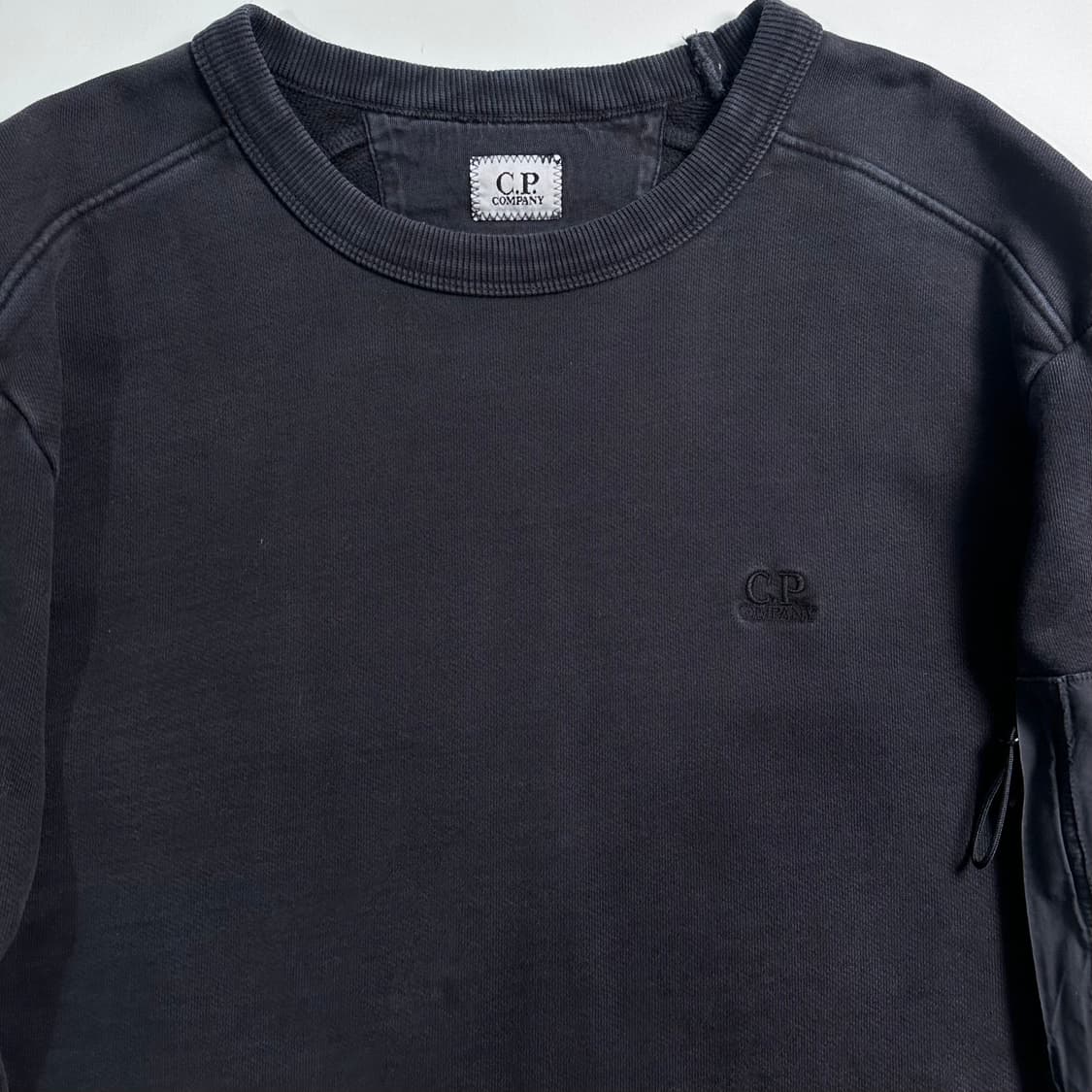 Cp컴퍼니 렌즈 맨투맨  상품이미지3