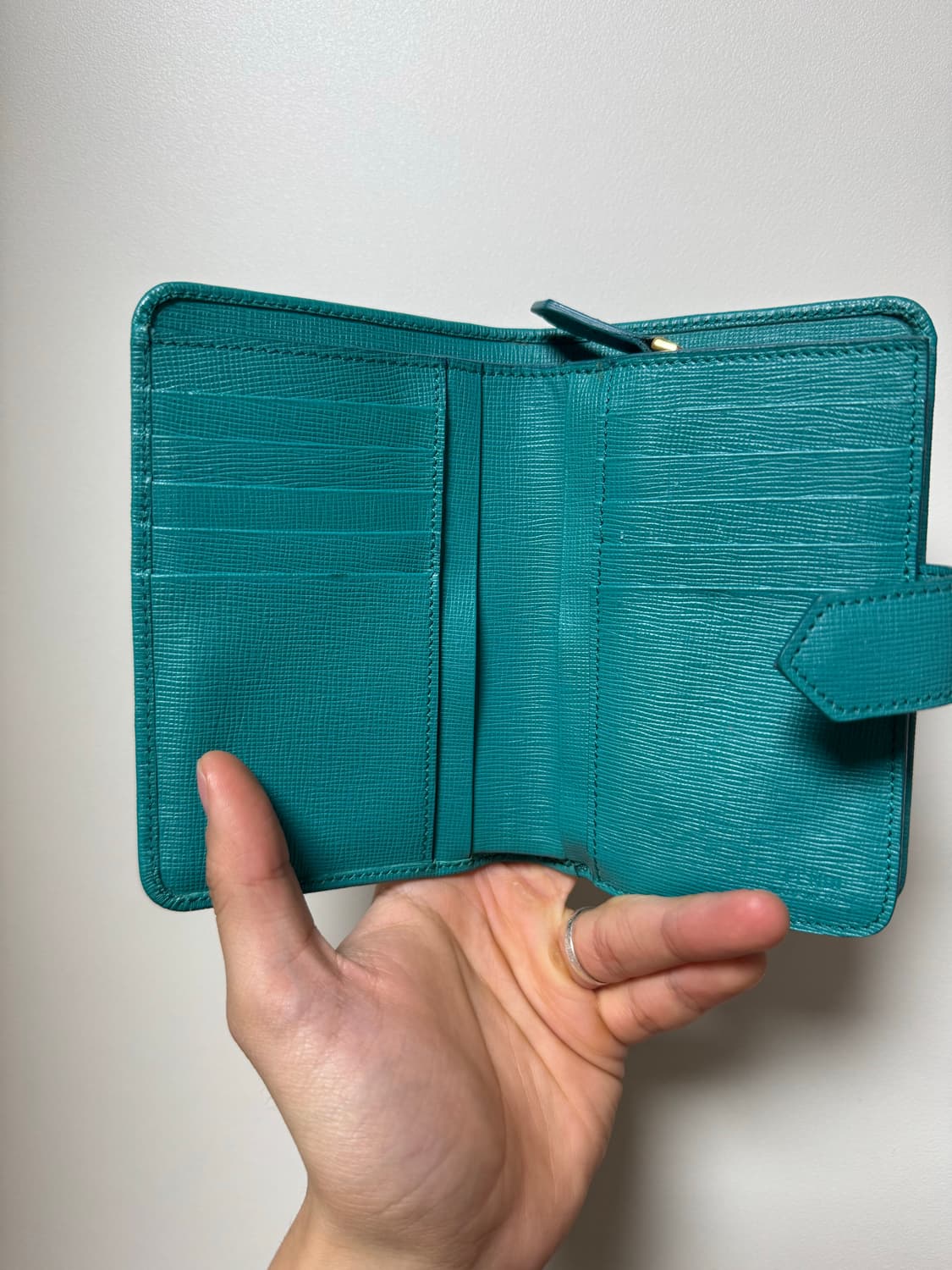 펜디 사피아노 중지갑 상품이미지2