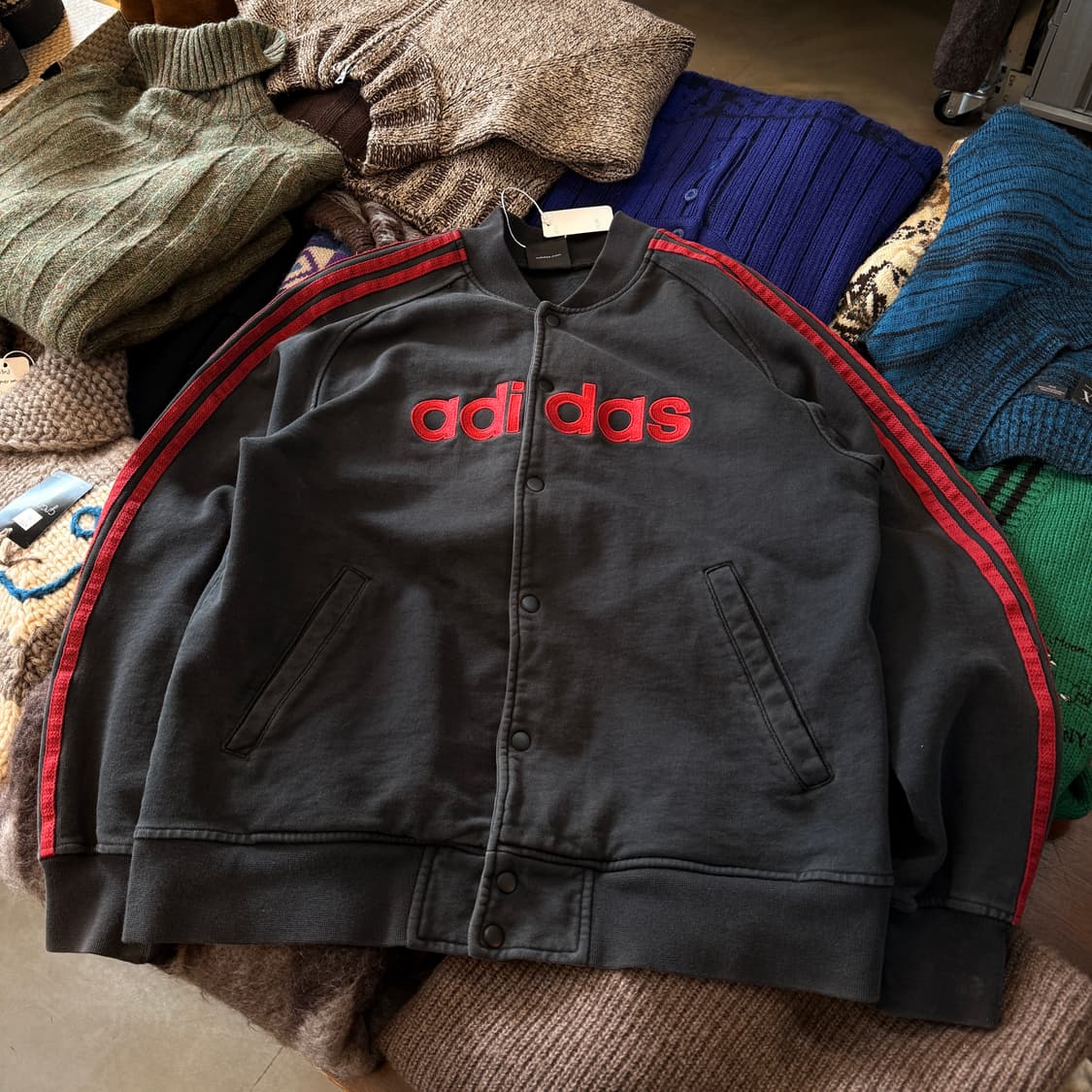 아디다스 검빨 삼선 자켓 L 상품이미지3