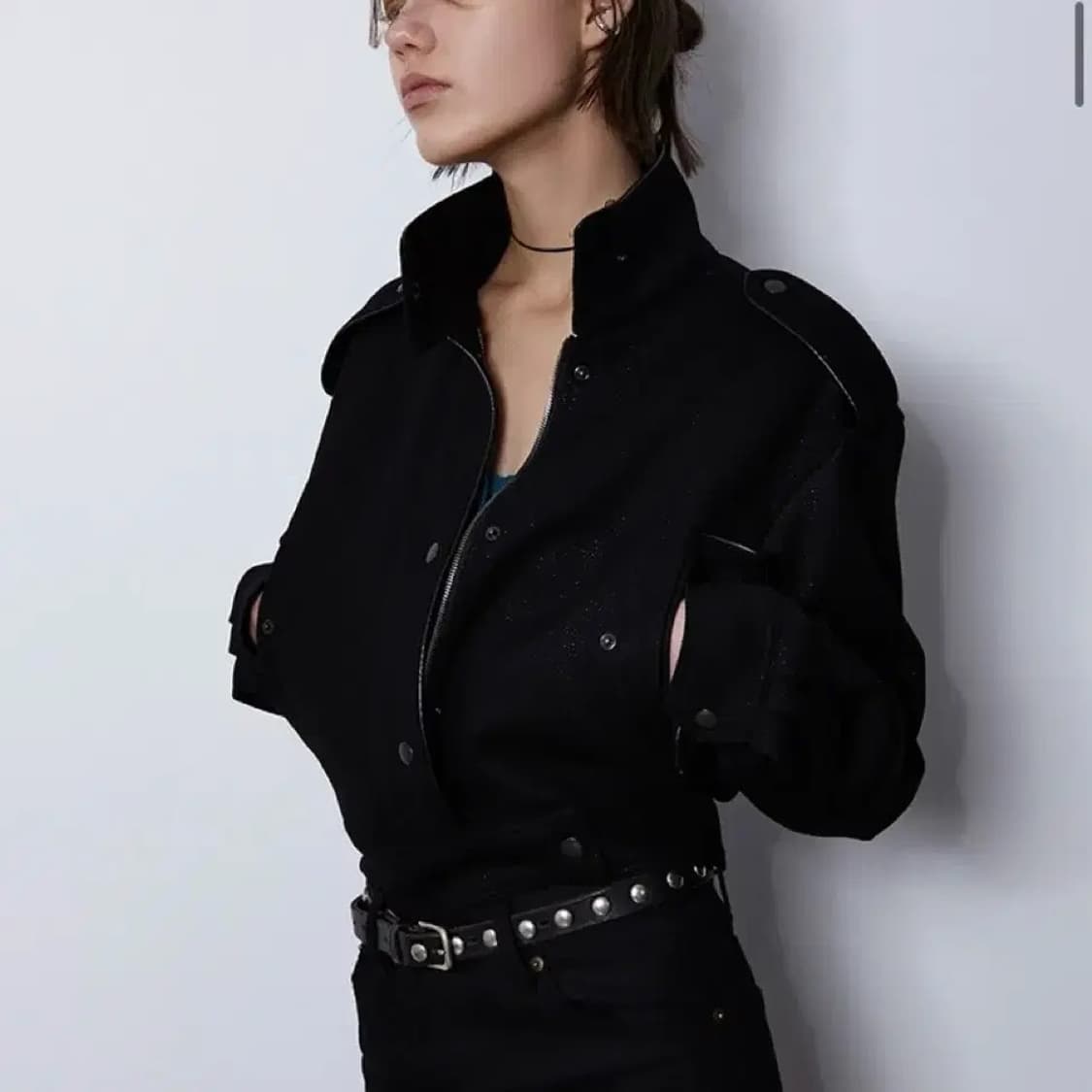 이안조 하이넥 크롭 봄버 자켓 블랙 상품이미지2