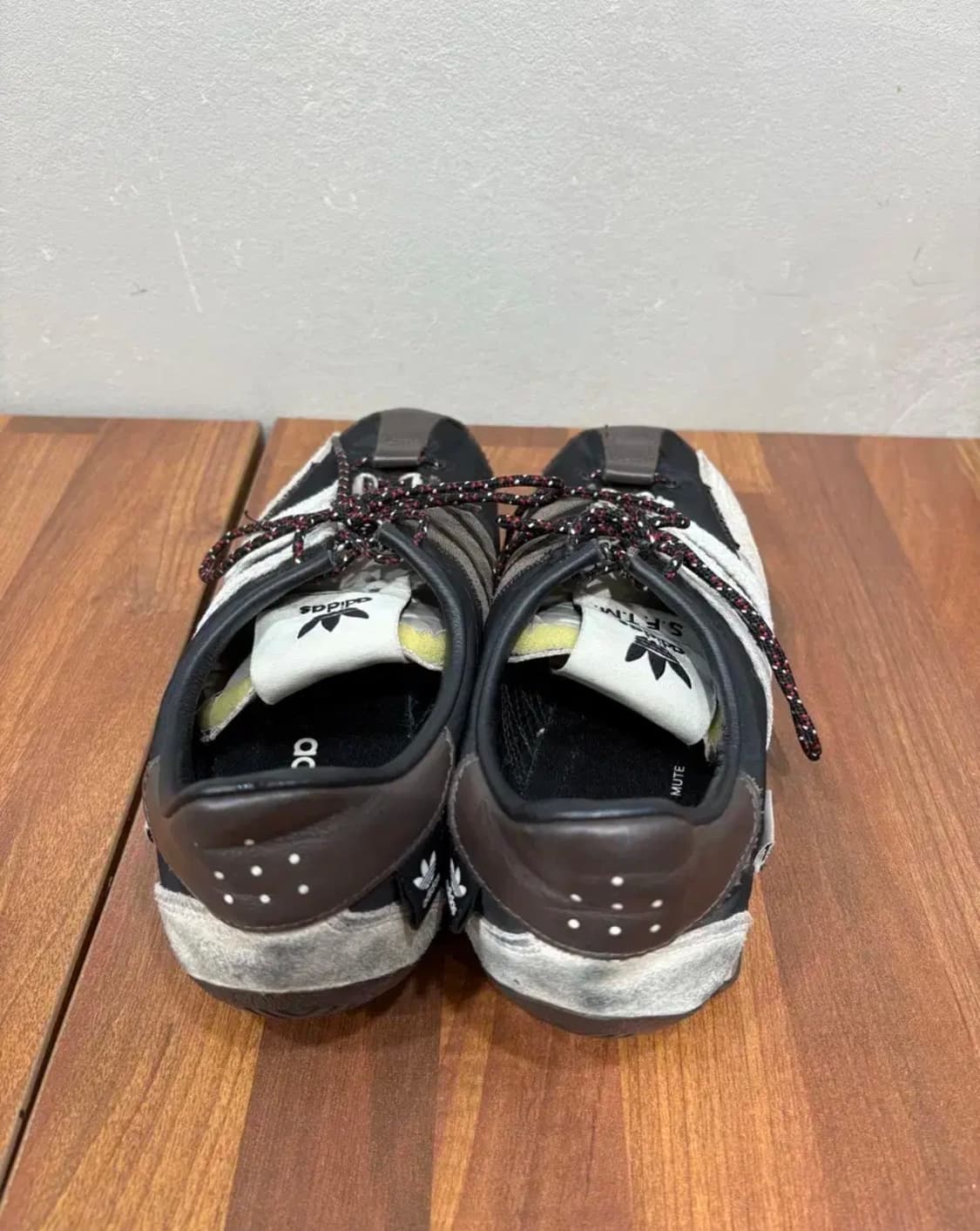 아디다스 x 송 포 더 뮤트 컨트리 OG 코어 화이트 240 상품이미지4