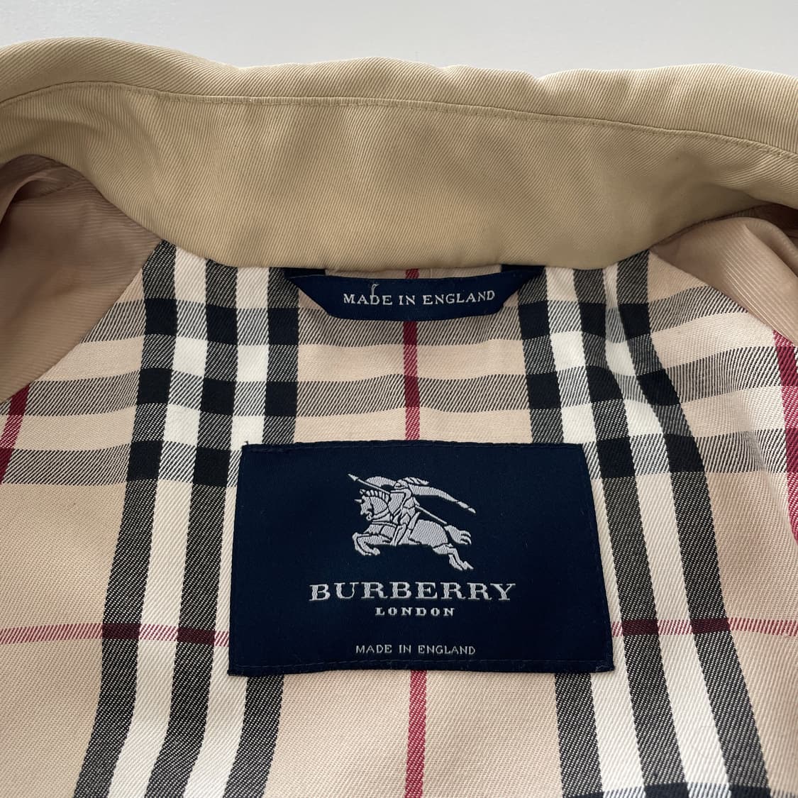 버버리 베이지 싱글 맥 트렌치 코트 상품이미지9