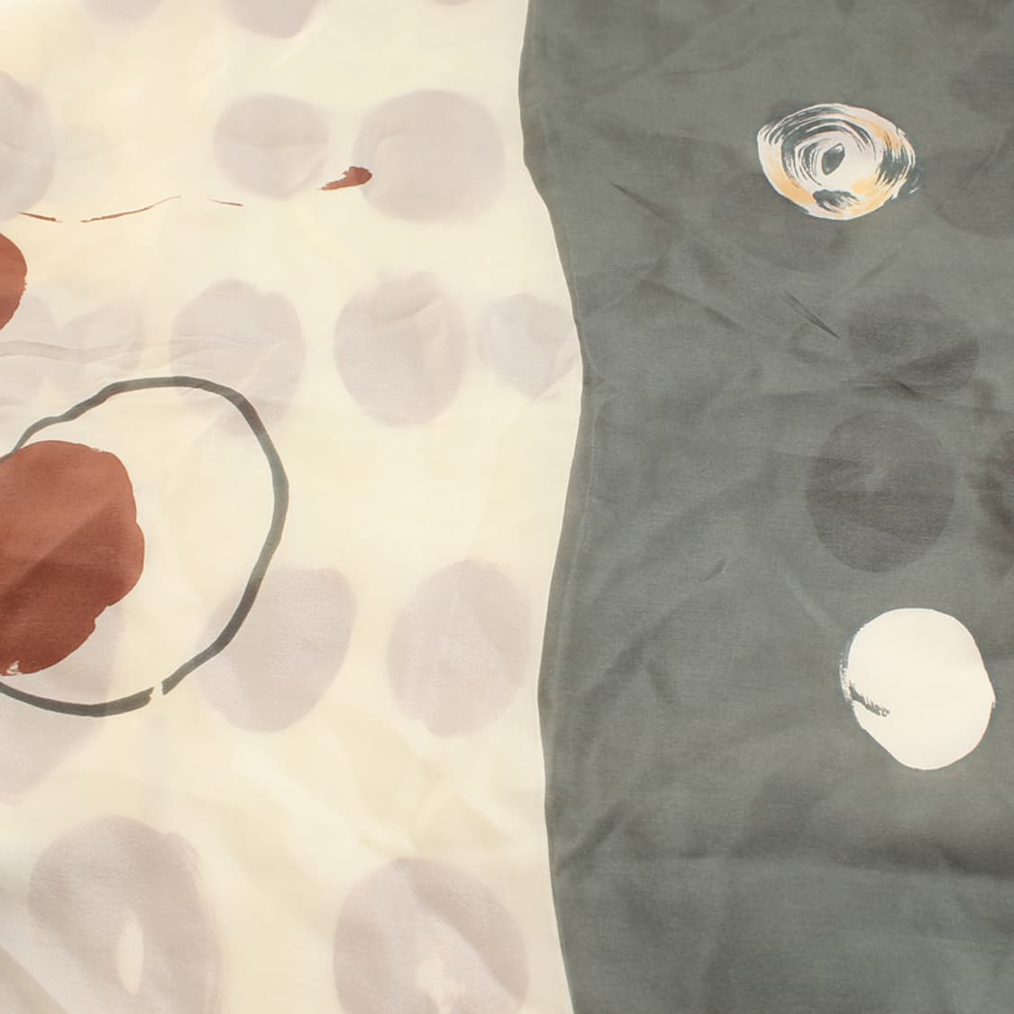 이세이 멀티 로고패턴 실크 빅스카프 상품이미지3