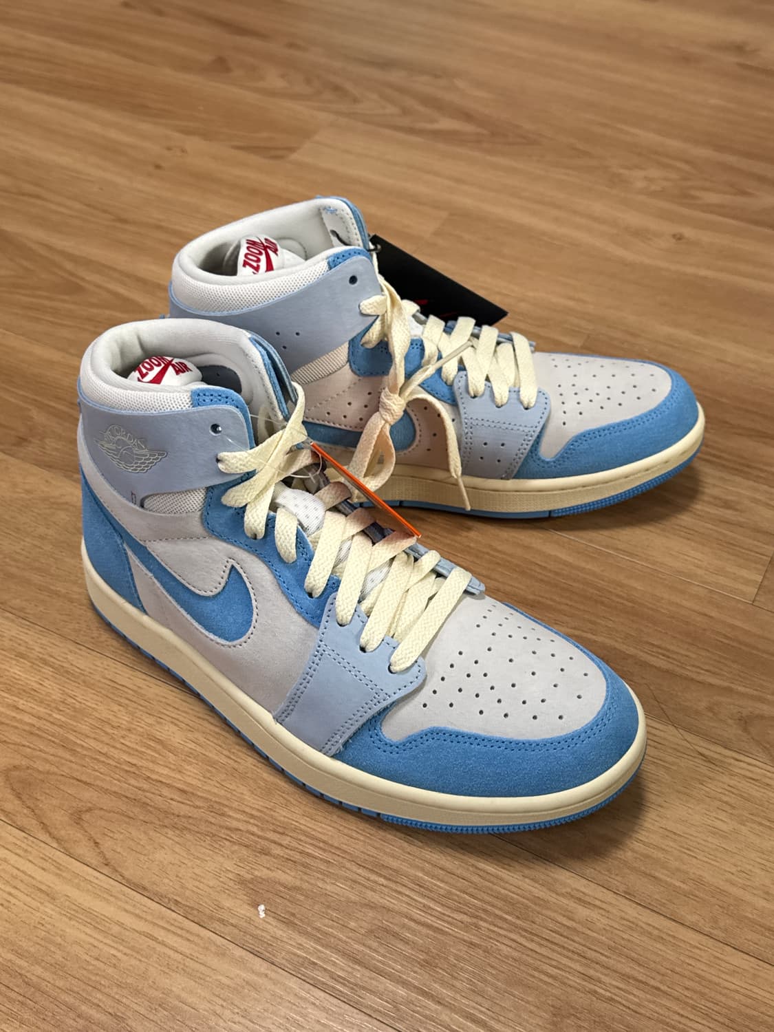 조던 1 줌 에어 컴포트 2 팬텀 유니버시티 블루 245 상품이미지1