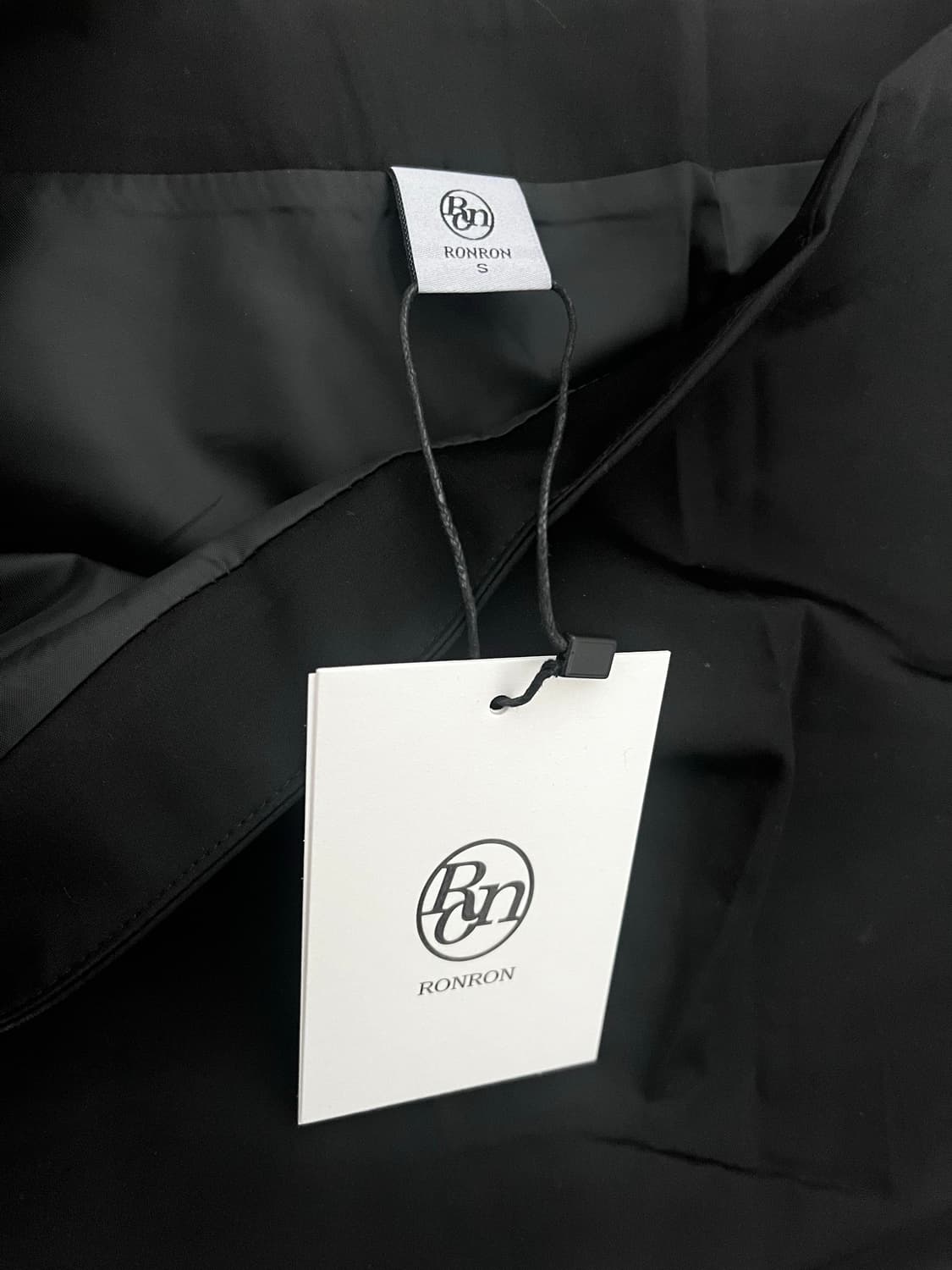 론론 미들 언발란스 블랙 스커트 상품이미지5