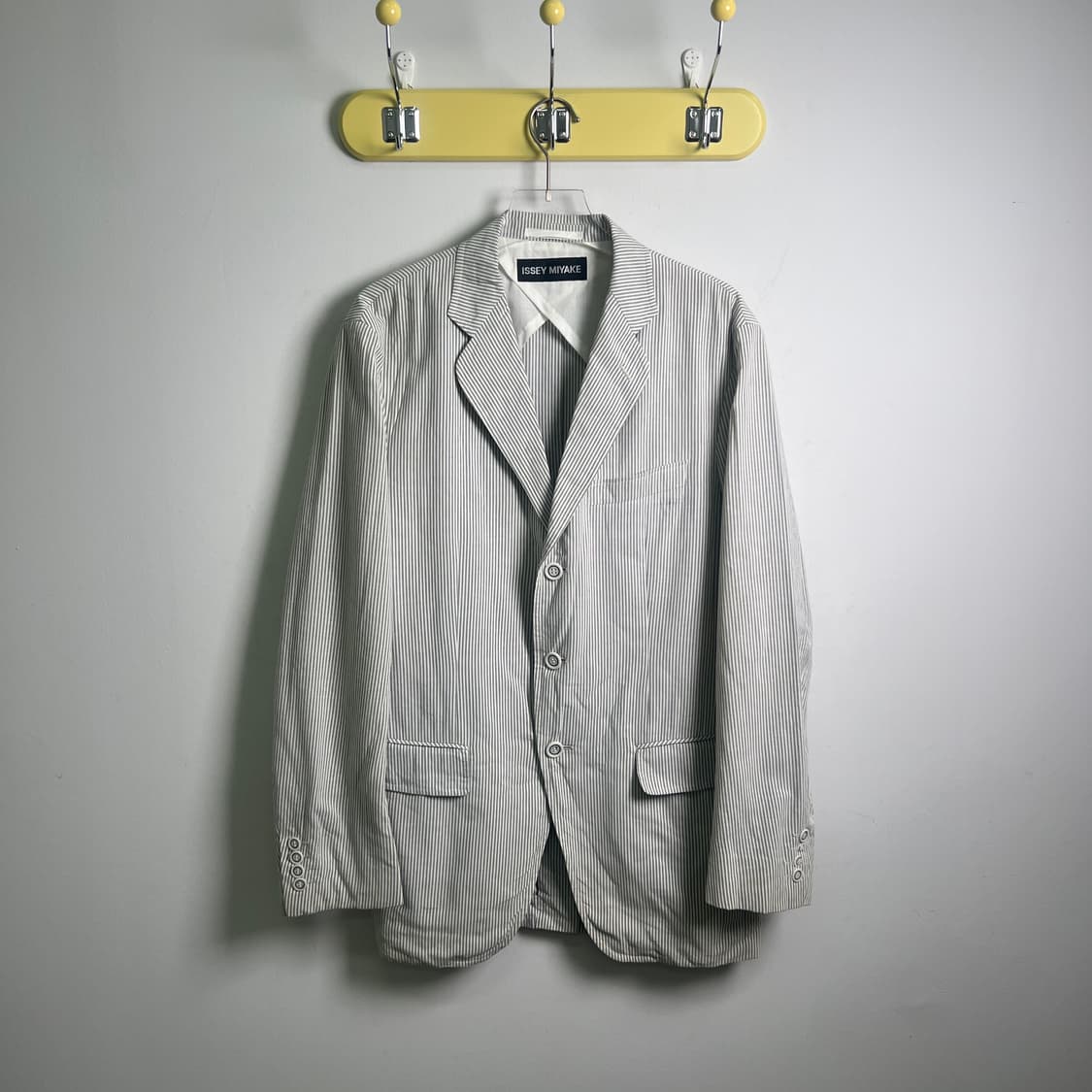 이세이미야케 시어서커 스트라이프 블레이저 상품이미지1
