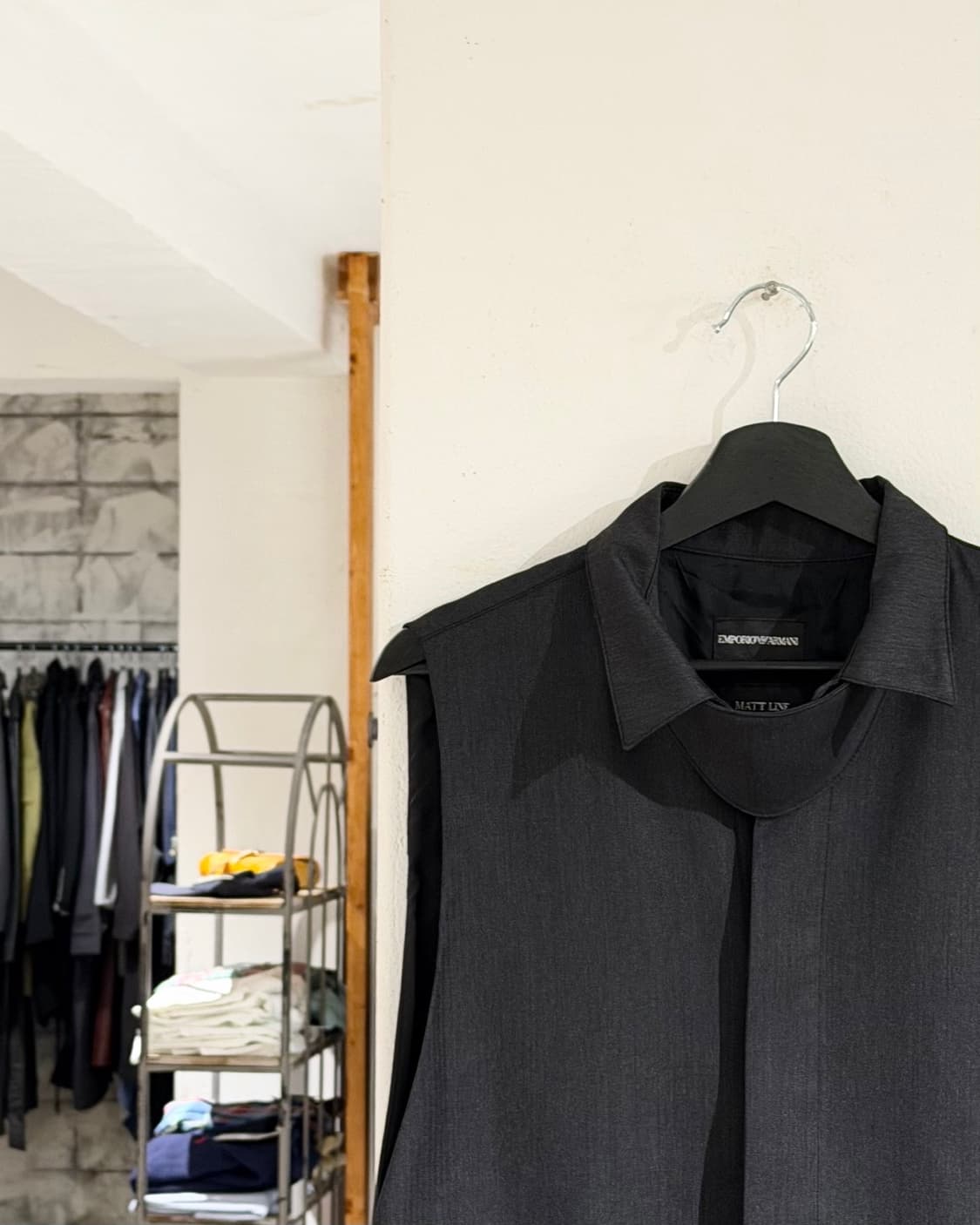 엠포리오 아르마니 차콜 매트 라인 하이넥 베스트  상품이미지2