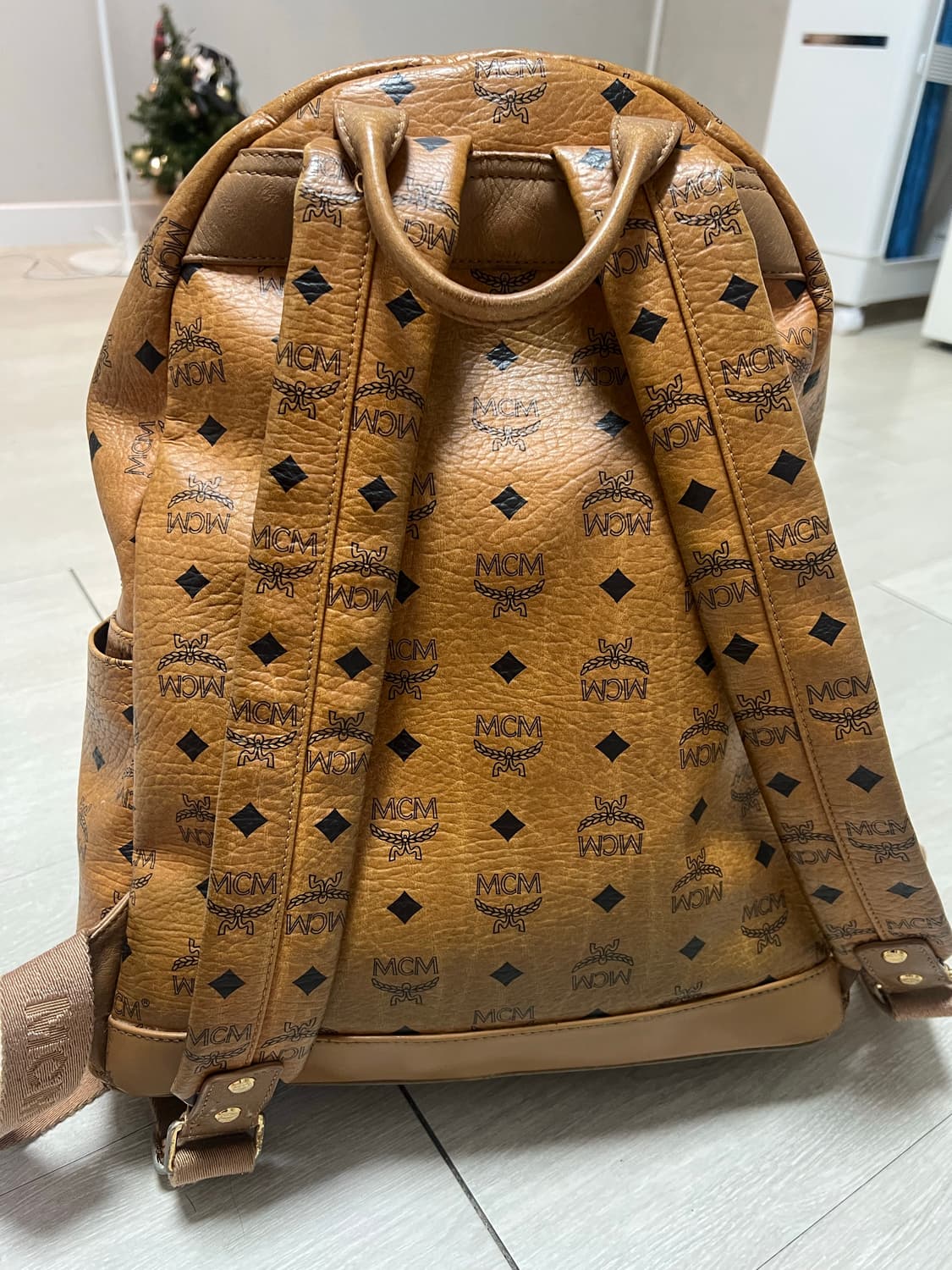 MCM 비세토스 백팩 미디움 사이즈 상품이미지3