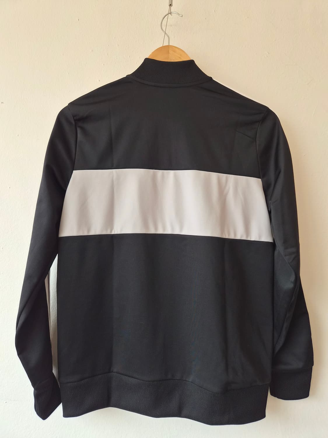 아디다스 키즈(여성가능) 블랙삼선트랙탑 160사이즈 상품이미지3