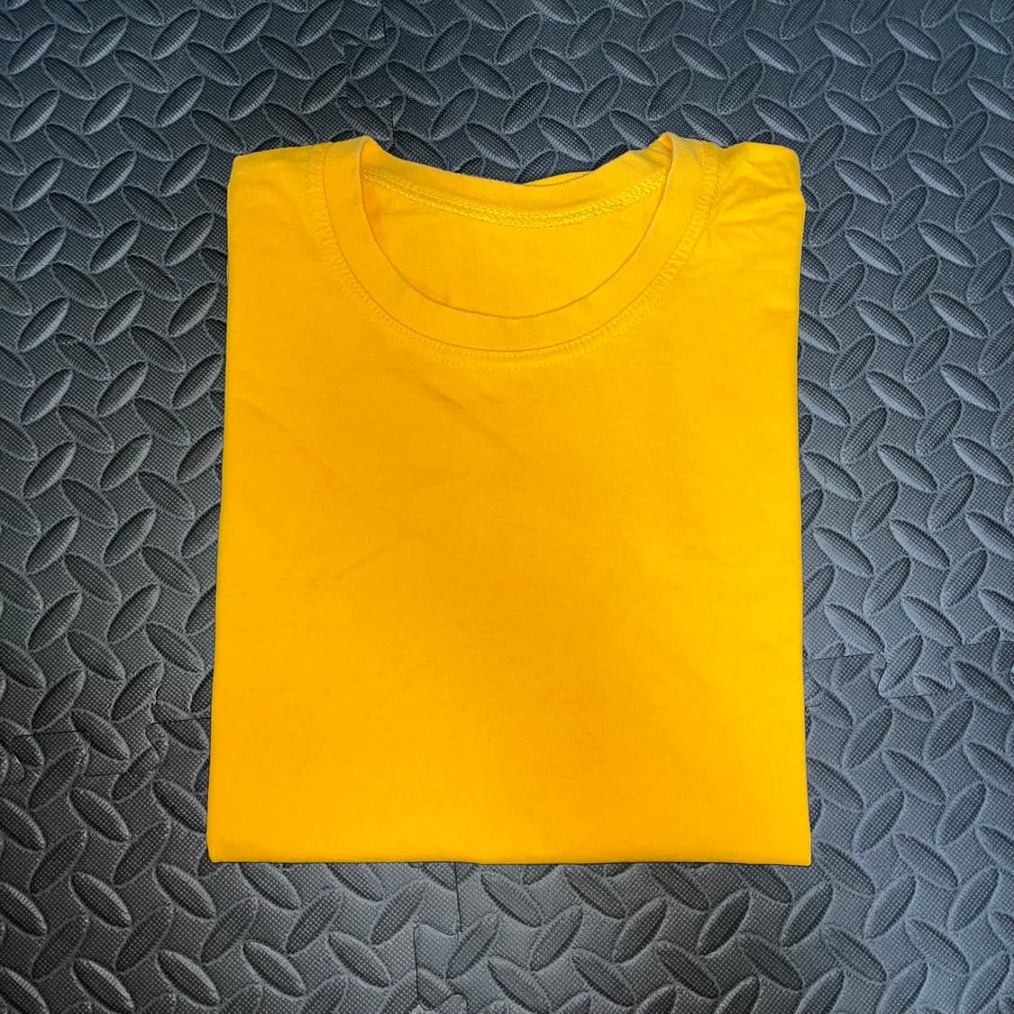 새상품) 노랑 기본 티샤스 M 상품이미지1