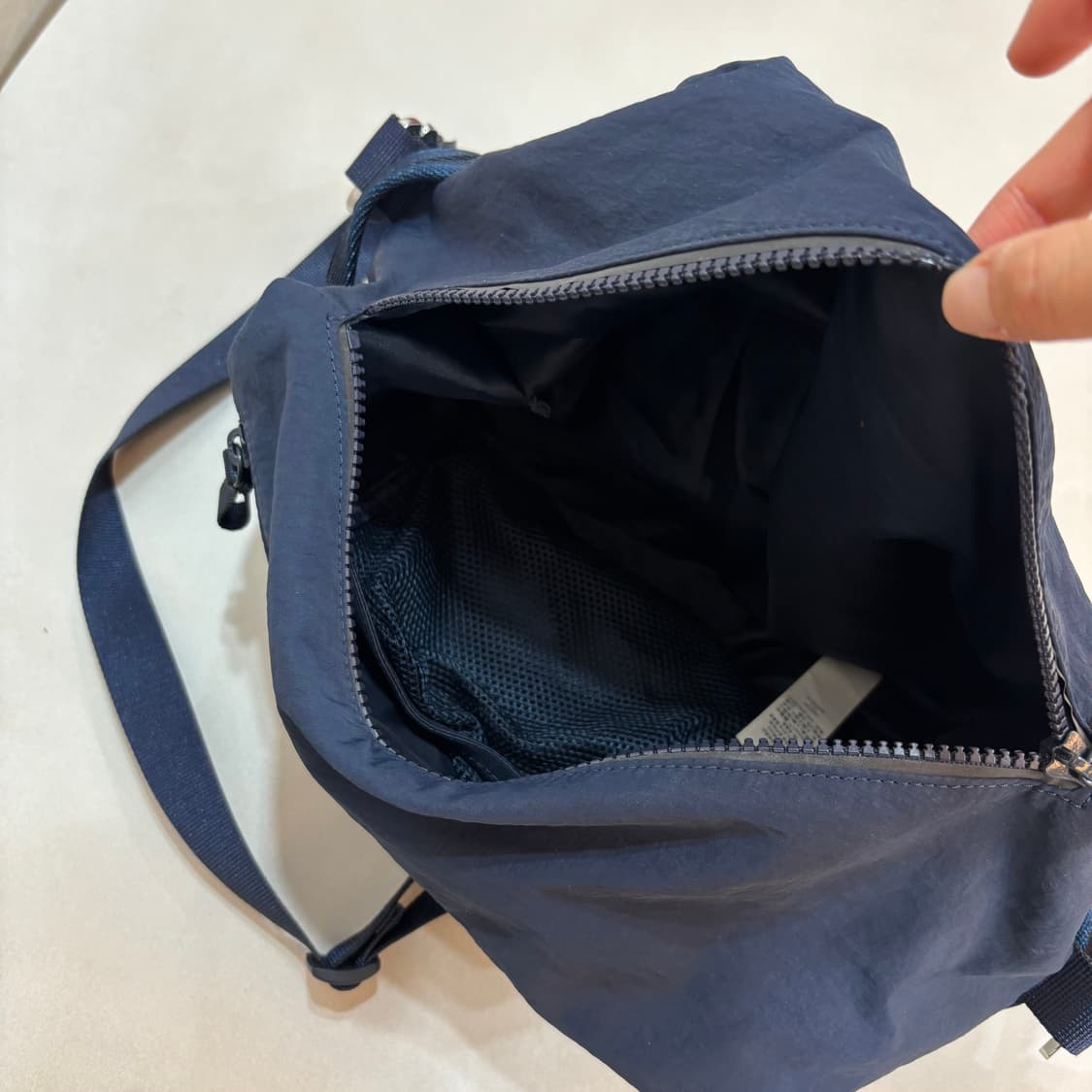 룰루레몬 네이비 크로스백 상품이미지7