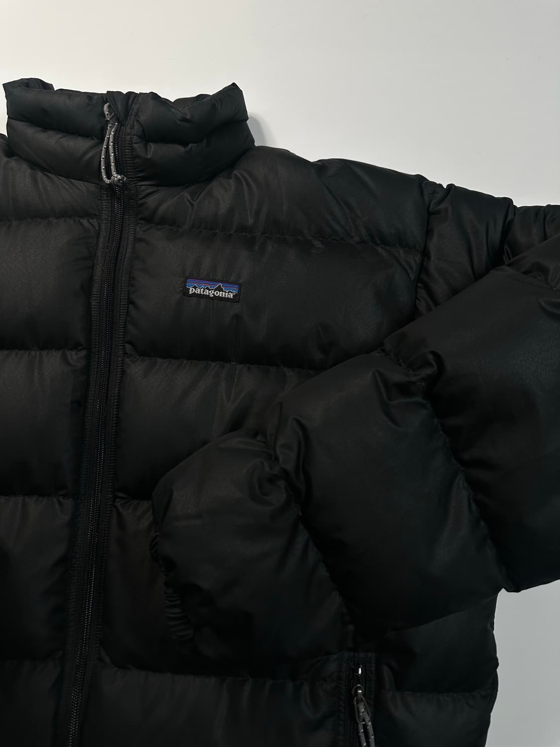 파티고니아 02연도 패커블 블랙 다운 패딩 상품이미지3