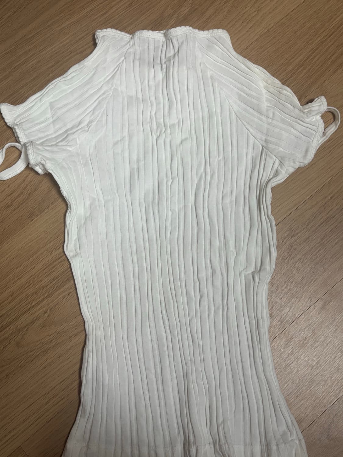 헬무트랭 컷아웃 반소매티 XS 상품이미지2