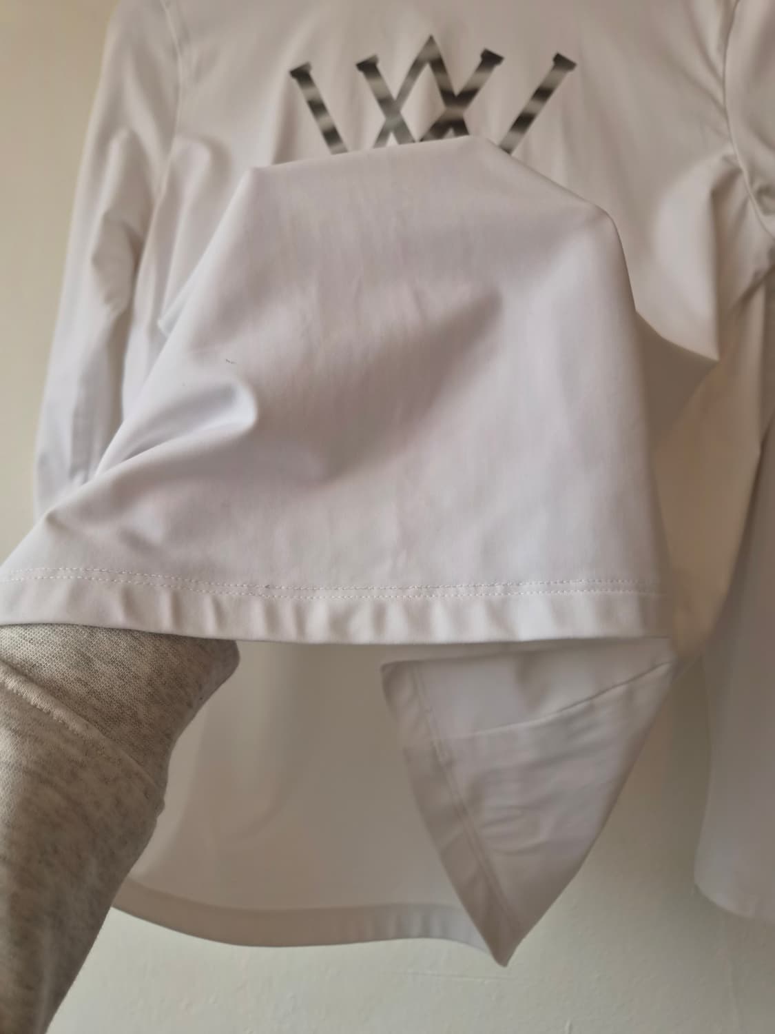 어뉴골프 여성 기능성이너 긴팔티셔츠 100L사이즈 상품이미지4