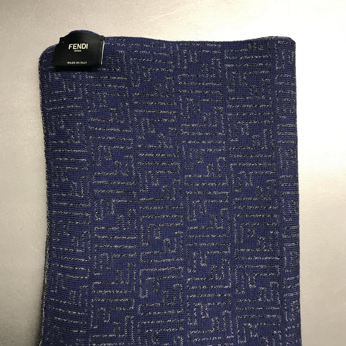 펜디 네이비/그레이 로고 머플러  상품이미지3