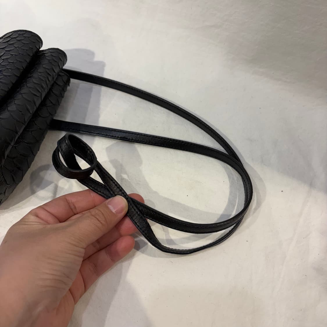 생로랑 파이톤 엠보싱 미니 모노그램 버킷백 크로스백가방 상품이미지7