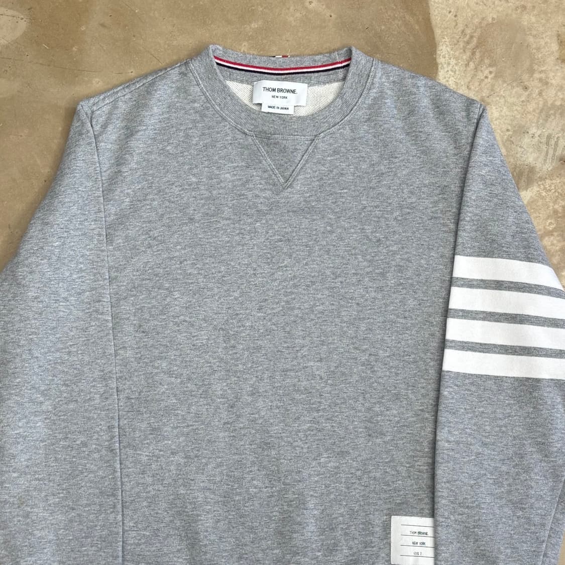 2 톰브라운 코튼 그레이 맨투맨 상품이미지1