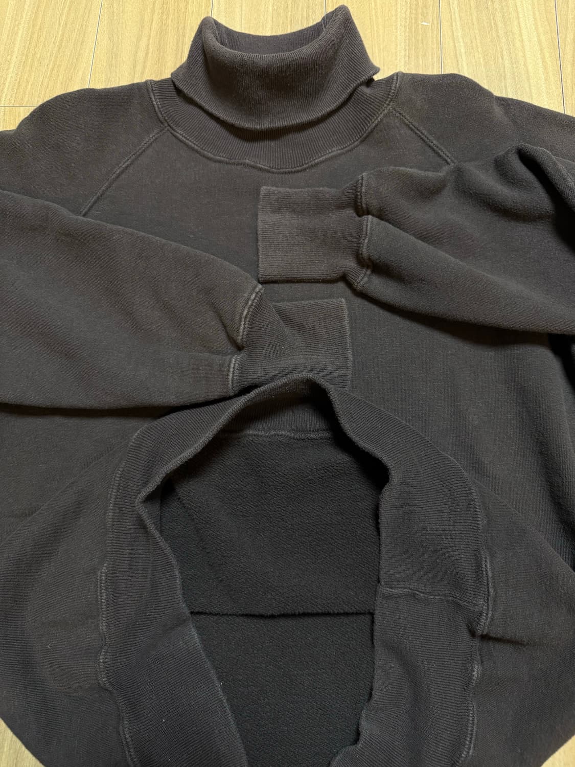 더블웍스 루프휠 터틀넥 스웻셔츠 상품이미지4