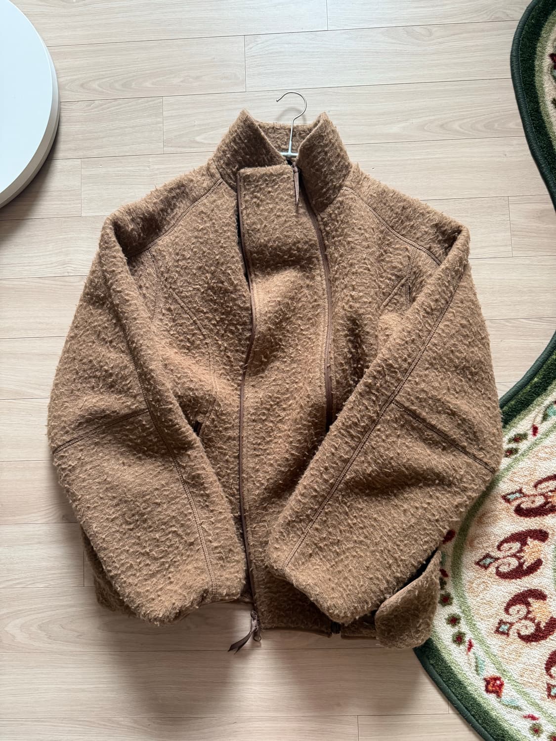 지용킴x코오롱 레이어드 플리스 브라운 상품이미지2