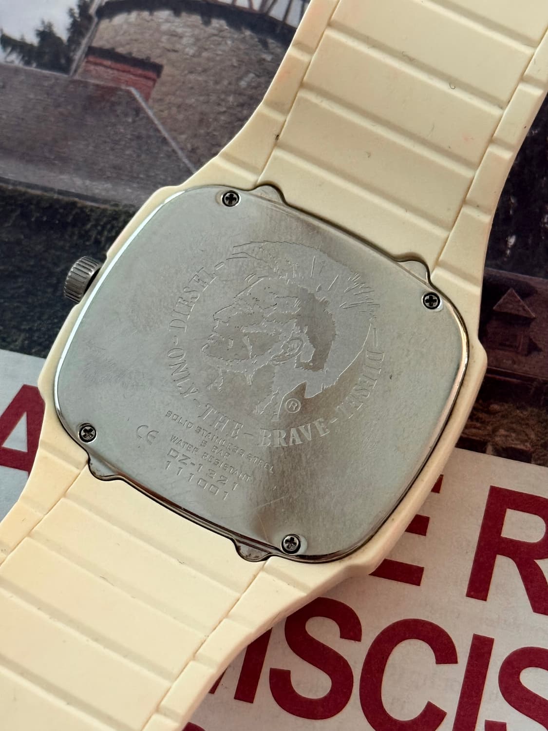 Diesel 디젤 DZ-1321 화이트 실리콘 상품이미지4