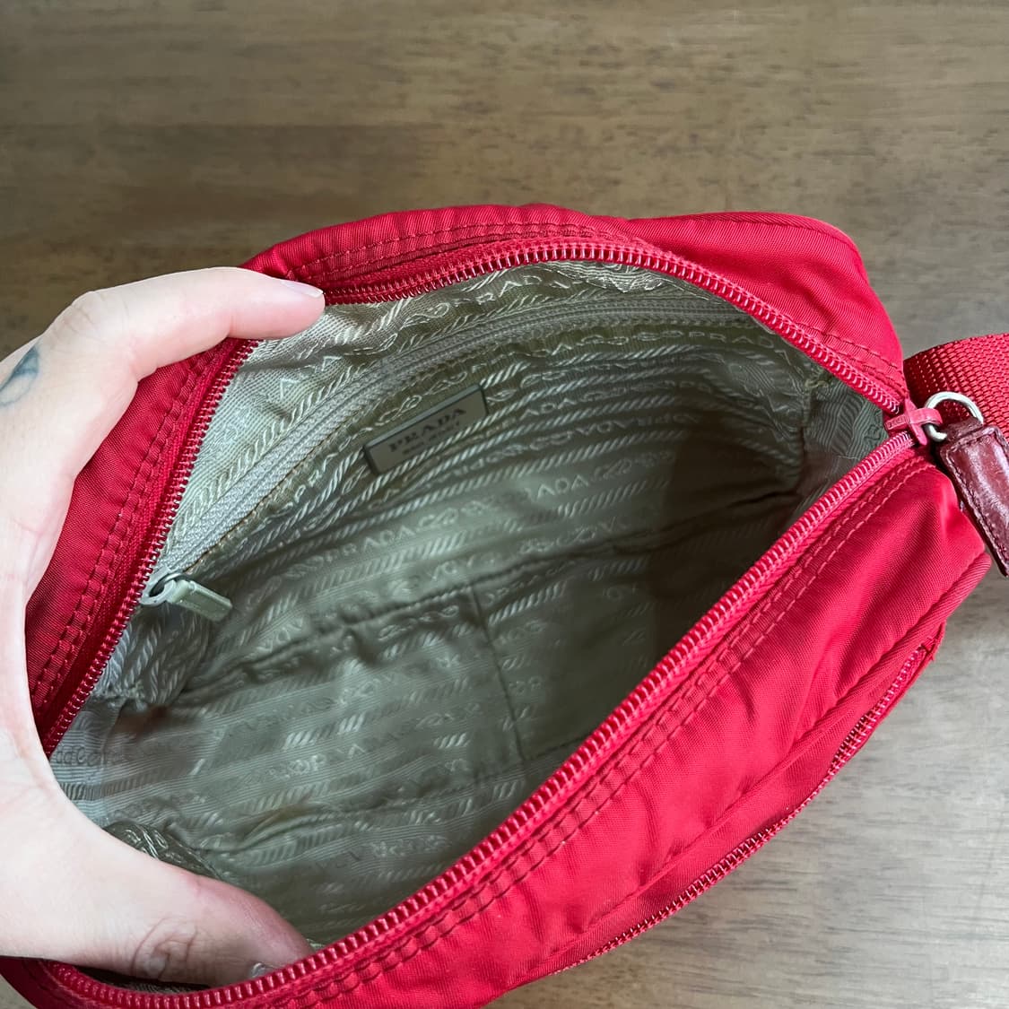 프라다 나일론 크로스백 상품이미지6