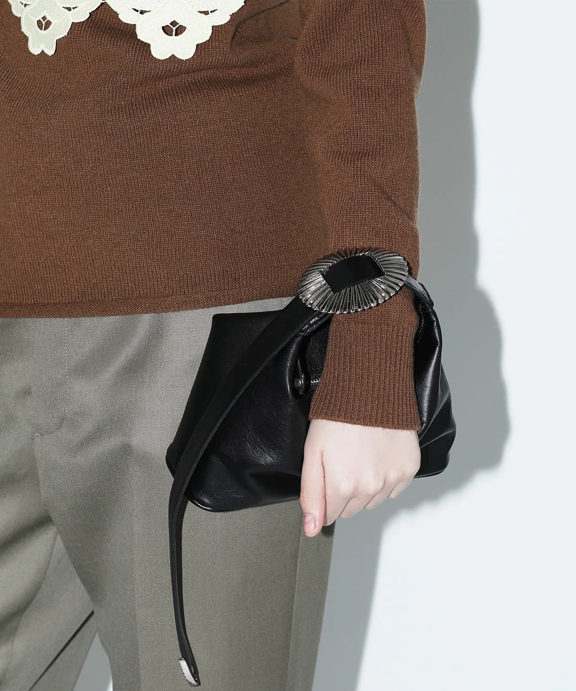 토가 25fw 버클 미니 백/블랙 상품이미지2