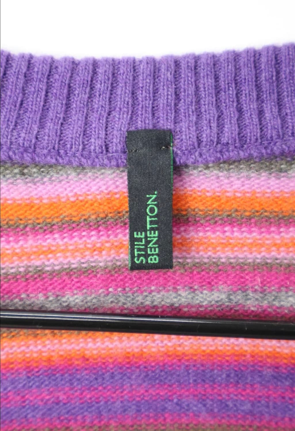 Benetton Multi-Stripe V-Neck Knit 상품이미지3