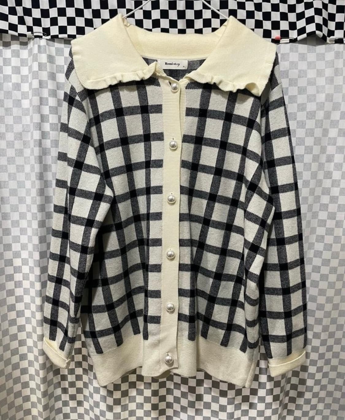 로미스토리 체크 카라 진주단추 니트가디건:) 상품이미지1