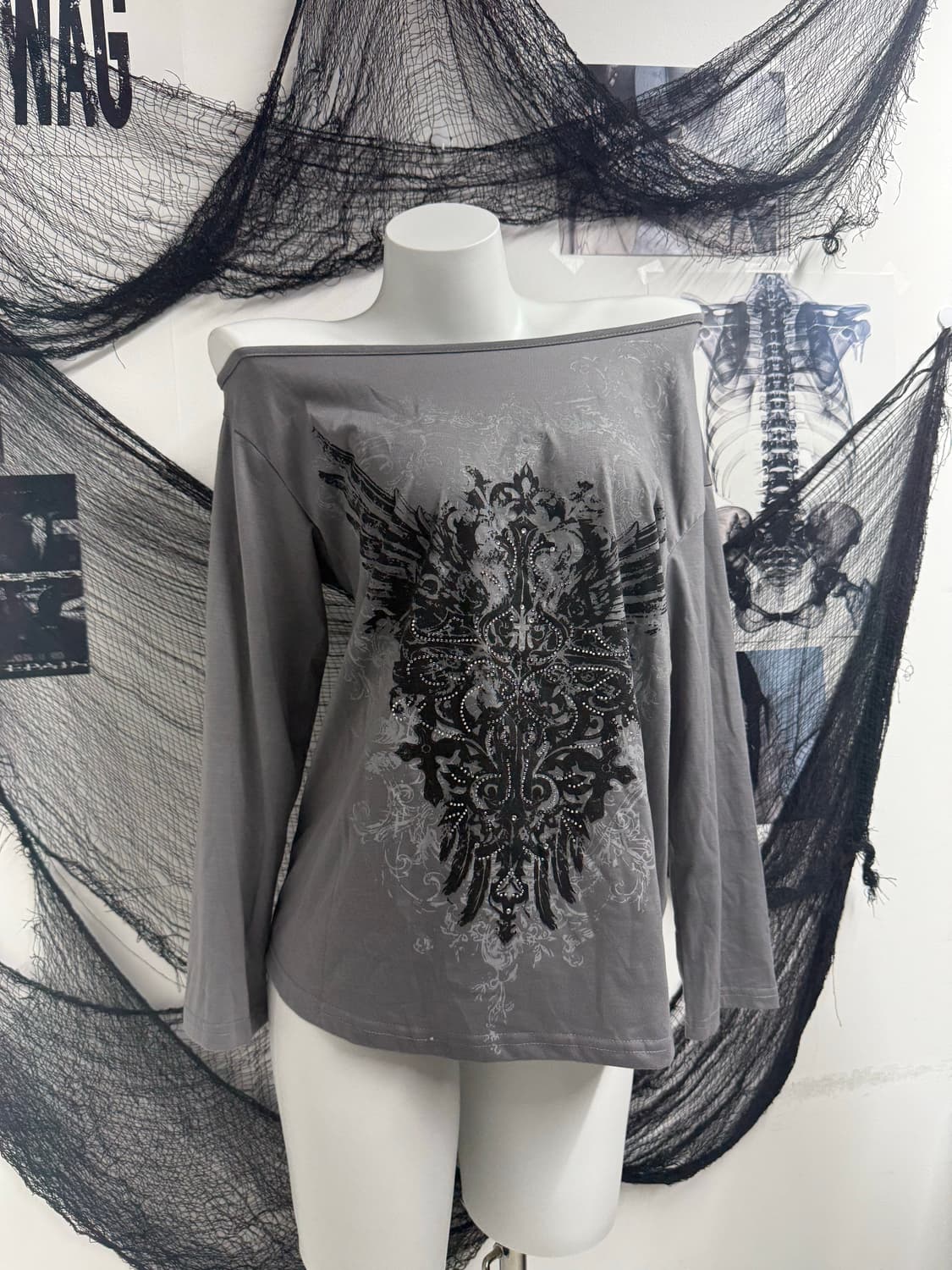 Punk mood off shoulder longsleeve 상품이미지1