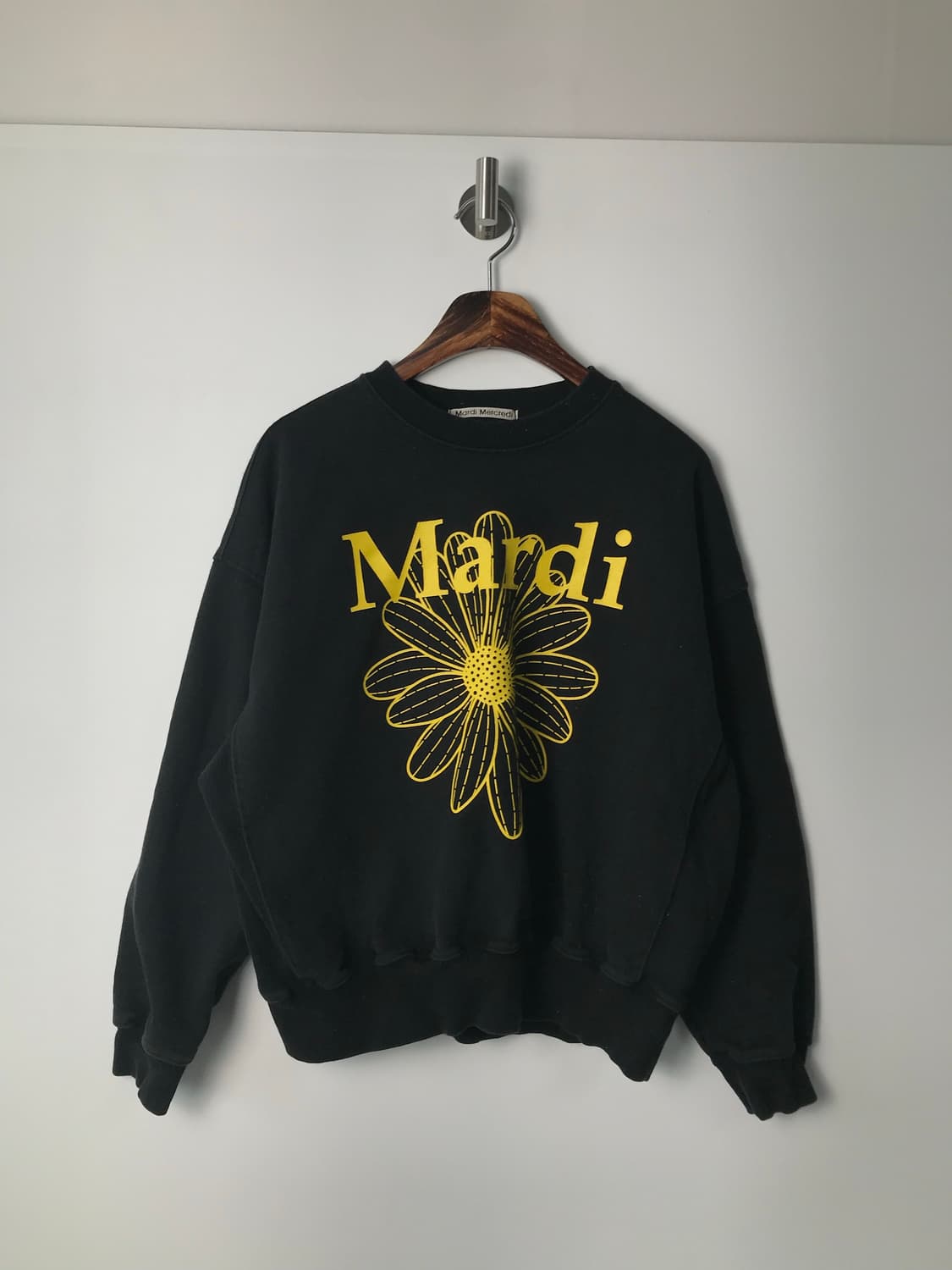 마르디 메크르디 빅로고 블랙 맨투맨 상품이미지2