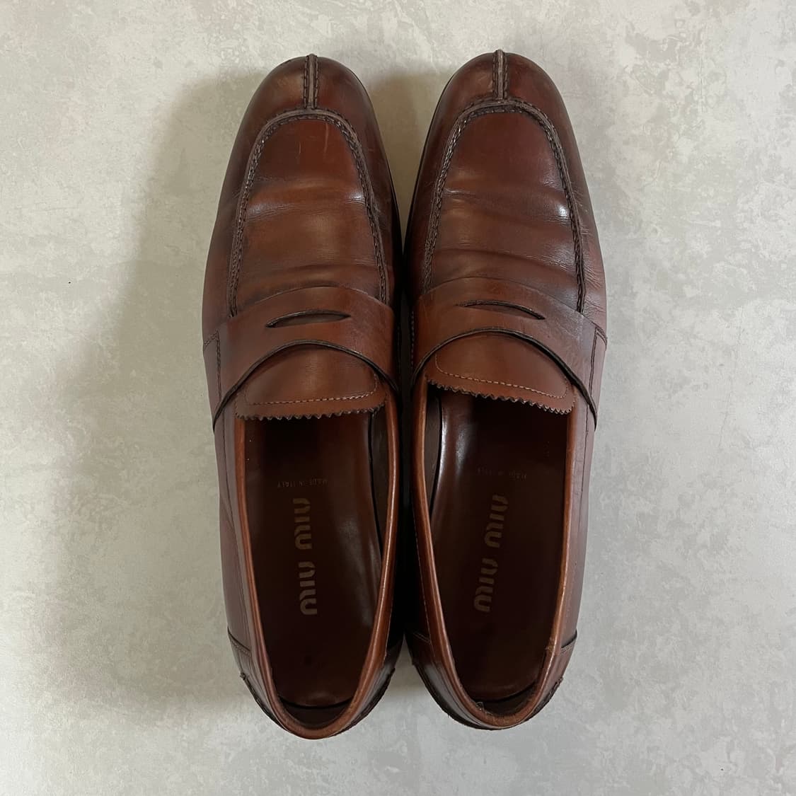 Miumiu Loafers 상품이미지2
