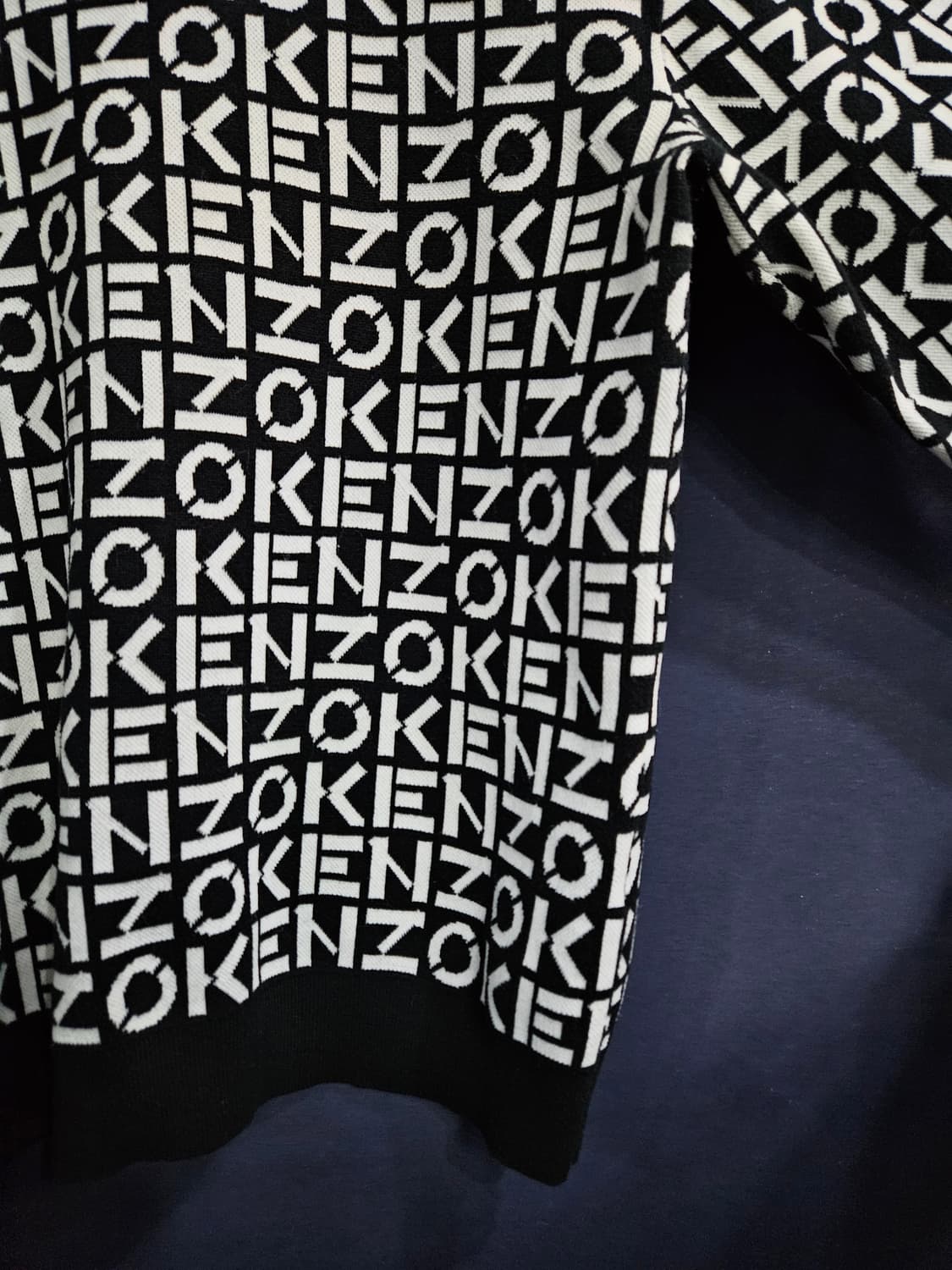 겐조 로고패턴 남성 세미오버핏 100 니트 상품이미지6