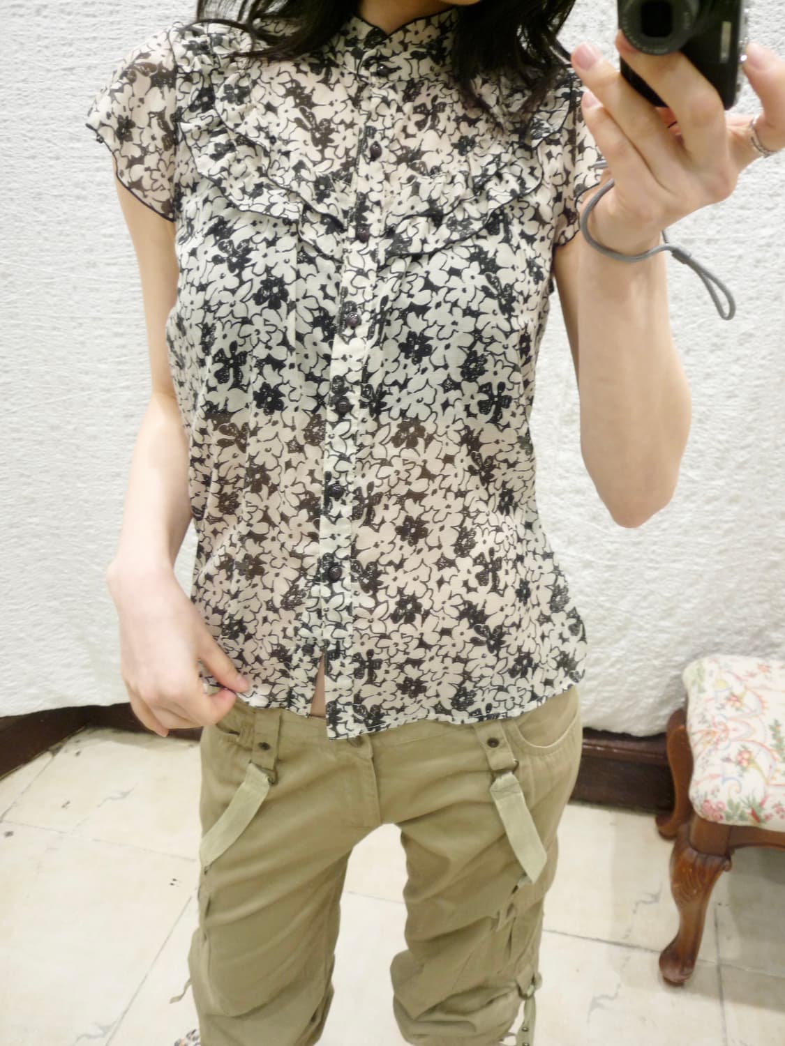 Flower frill blouse 상품이미지1