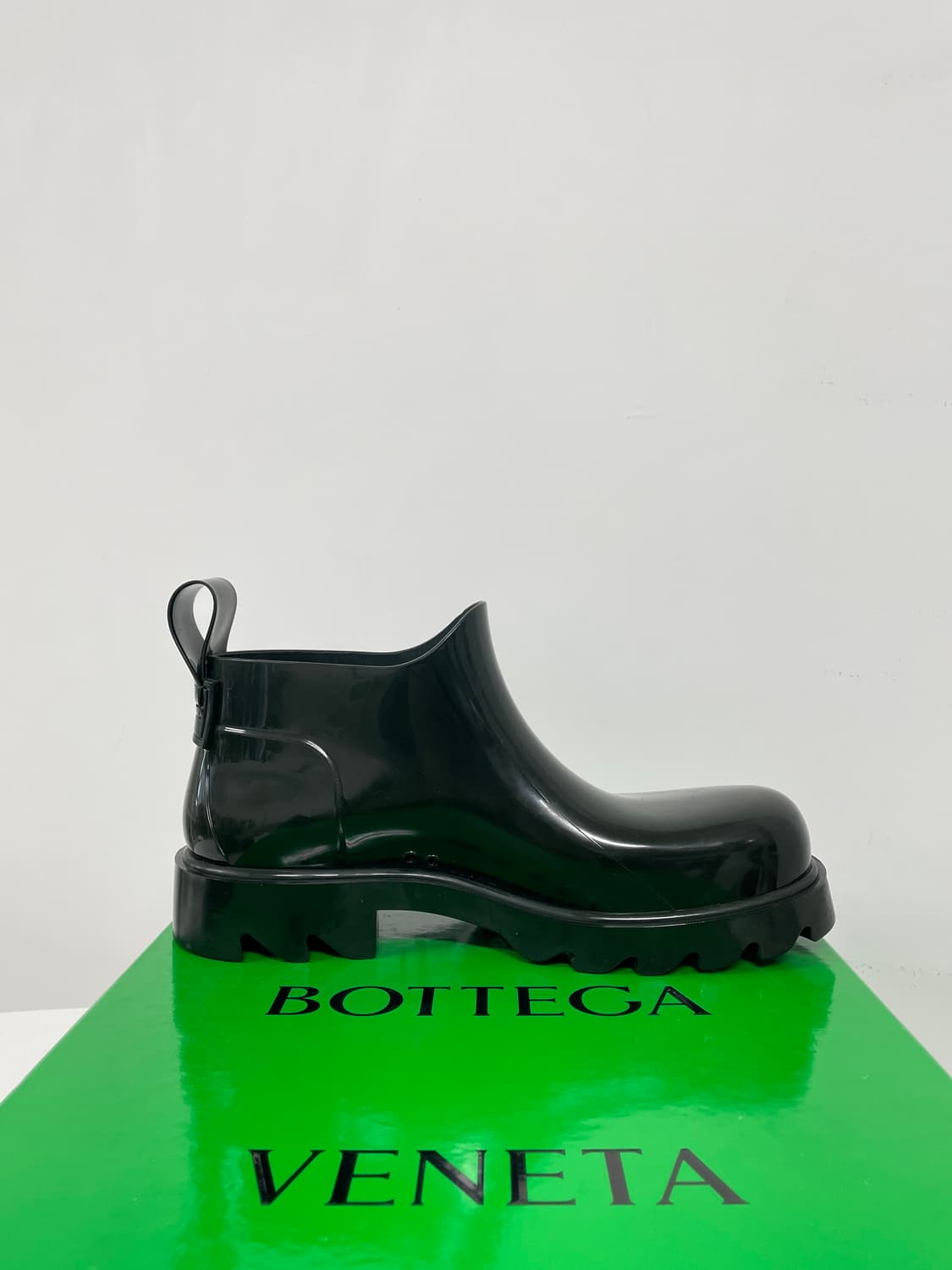 새상품 보테가 베네타 스트라이드 샤이니 러버 앵클 부츠 장화 보틀 그린 상품이미지9
