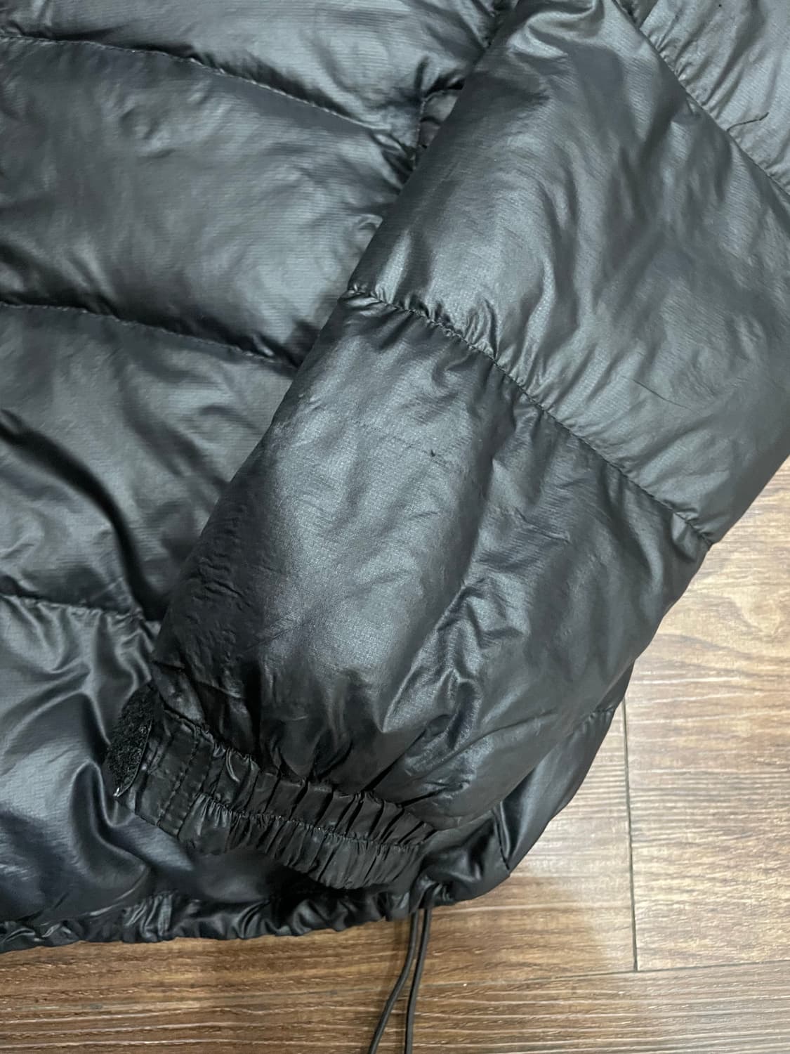 노스페이스 아콘카구아 써밋 다운 경량 패딩 자켓 블랙 상품이미지5