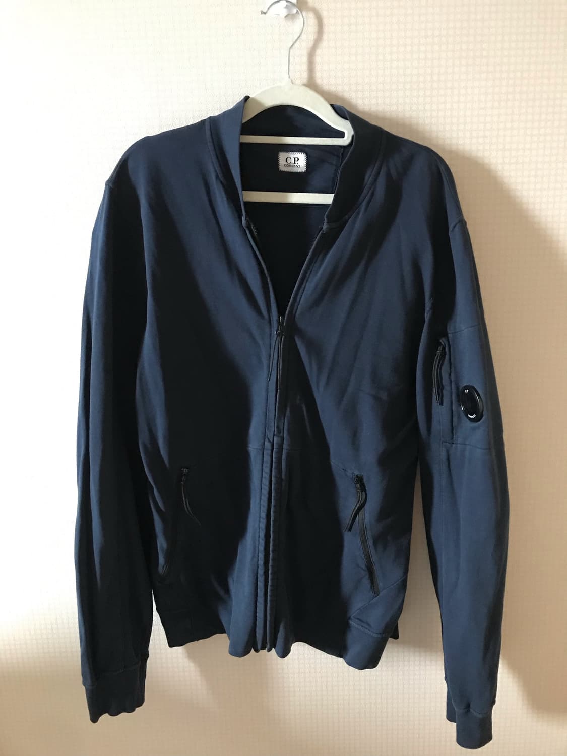 cp컴퍼니 렌즈 집업 상품이미지1