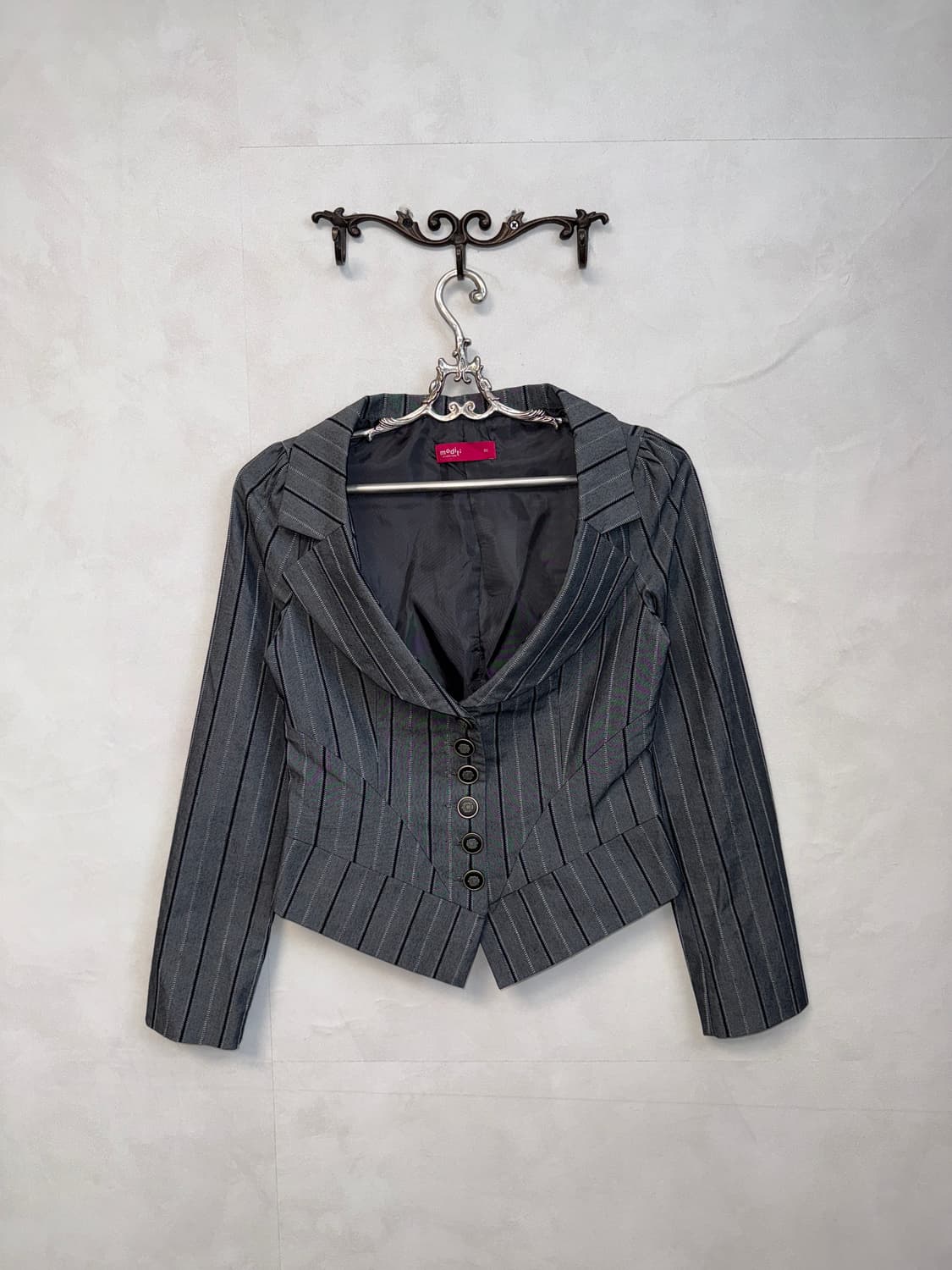 Gray stripe crop geek chic blazer 상품이미지1