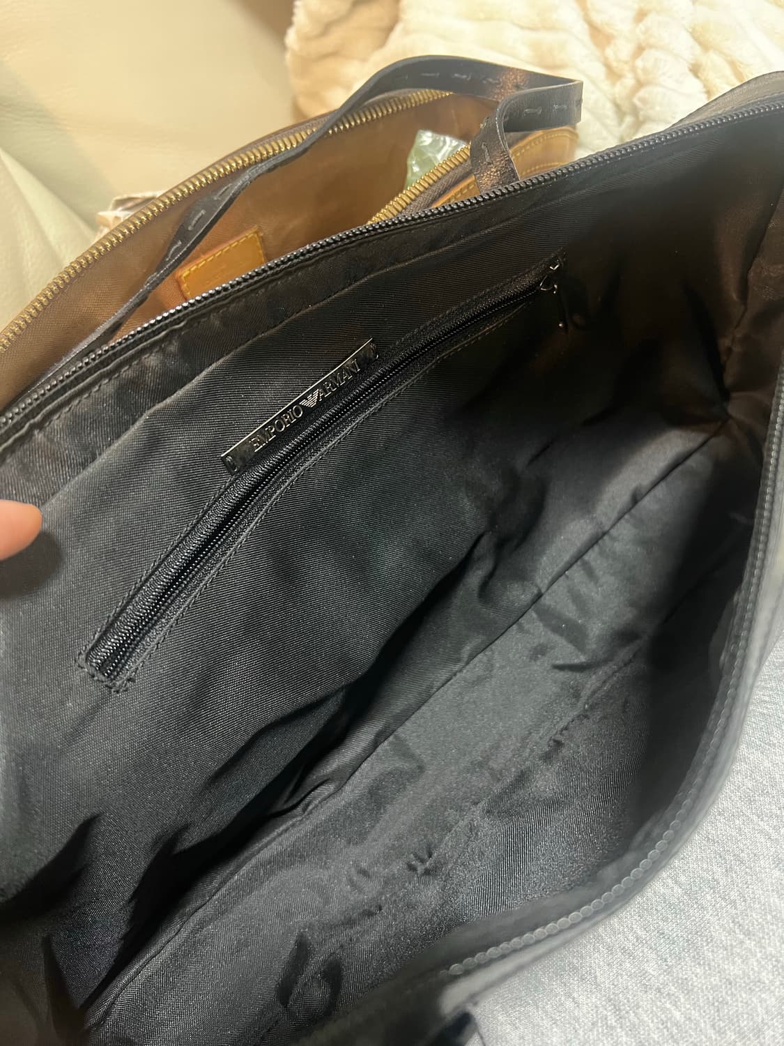 정품 아르마니 블랙 레더 볼링백 상품이미지3