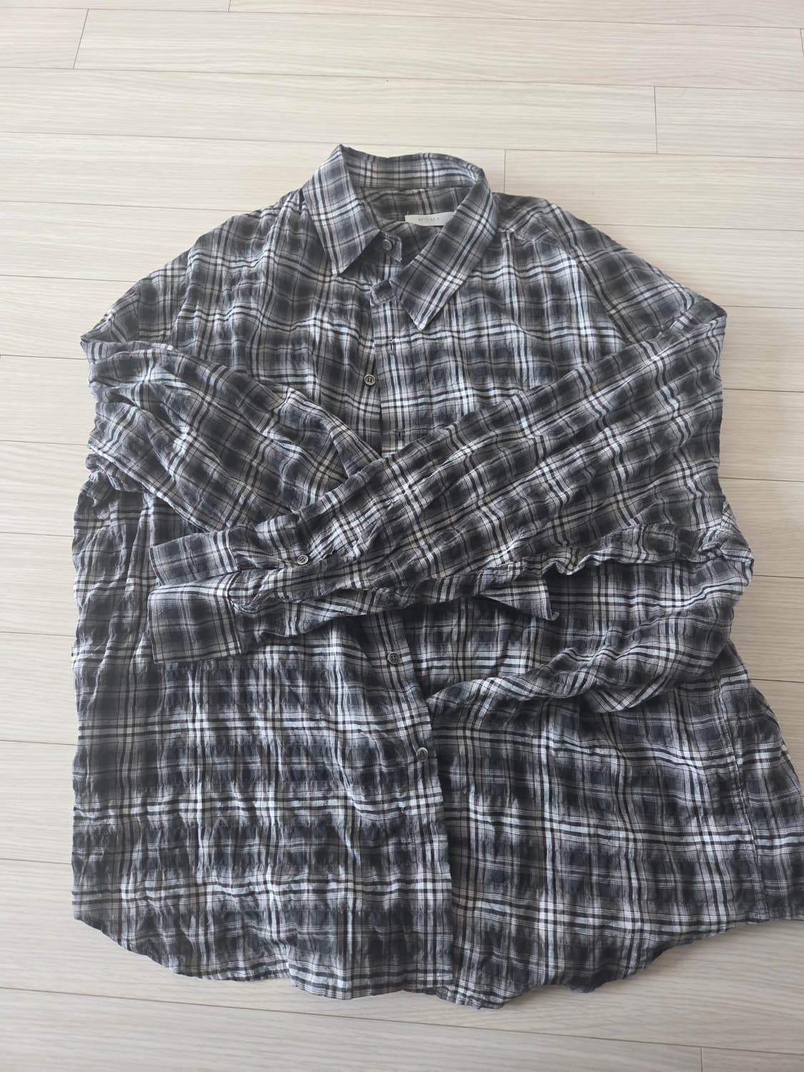 모마디자인 에어클링클 블랙 48사이즈 팝니다. 상품이미지1