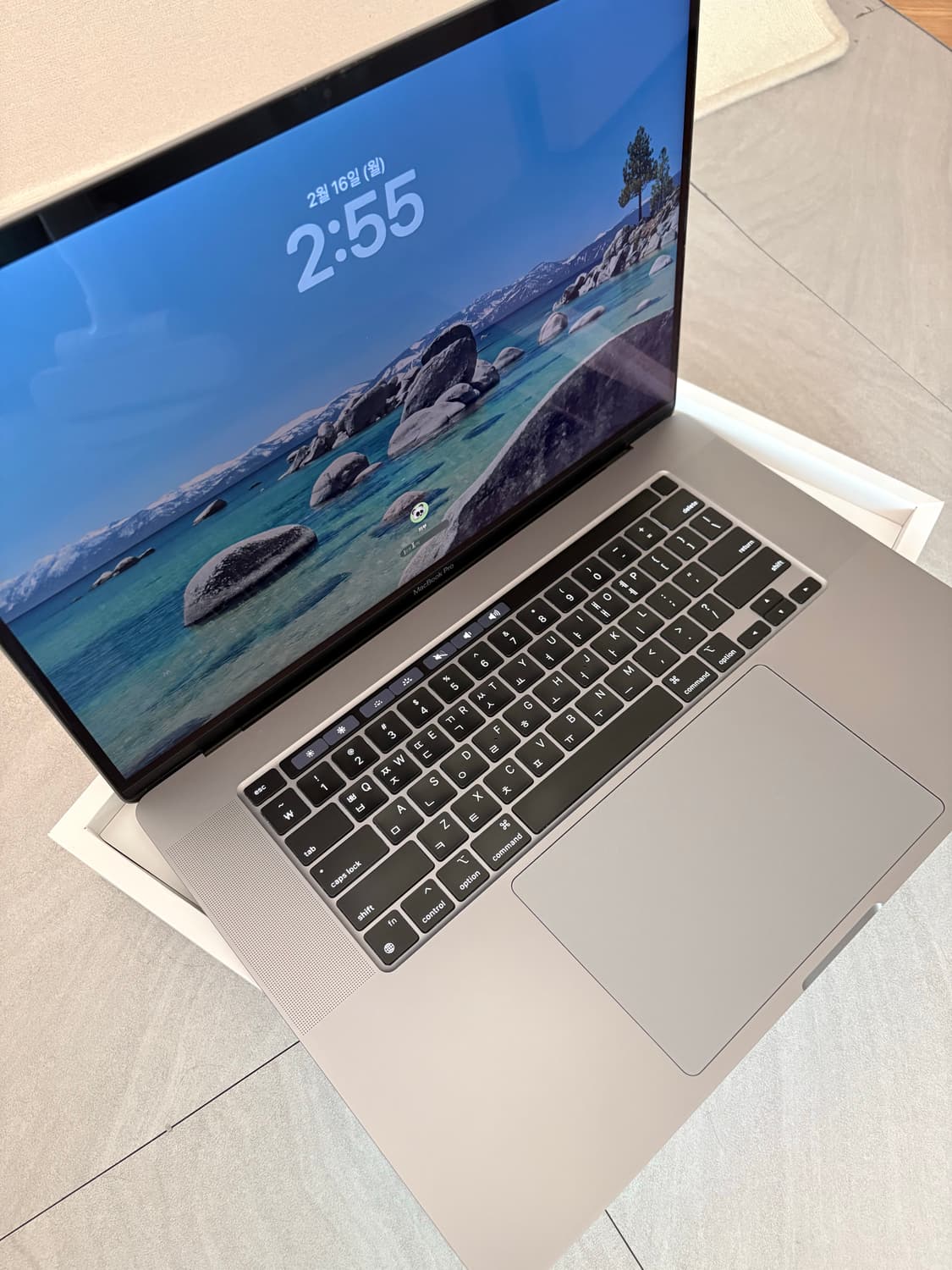 맥북 프로 스페이스 그레이 i9+16GB RAM+1tb+16인치 상품이미지4