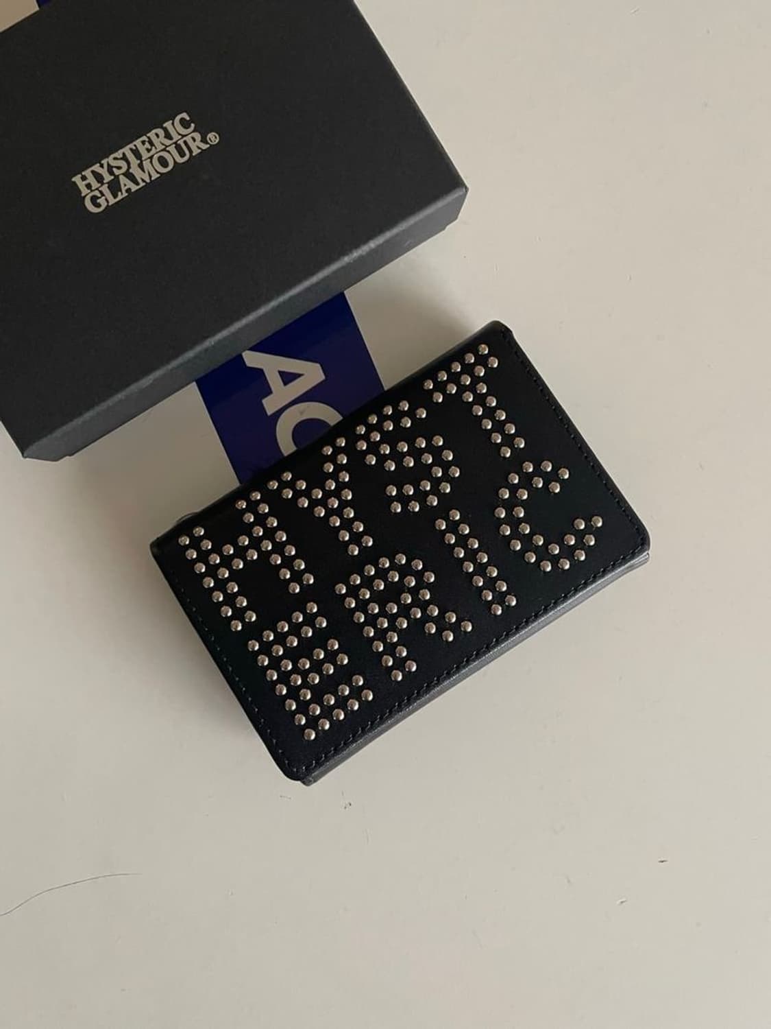 STUD ZIP WALLET 스터드 지퍼 지갑 상품이미지1