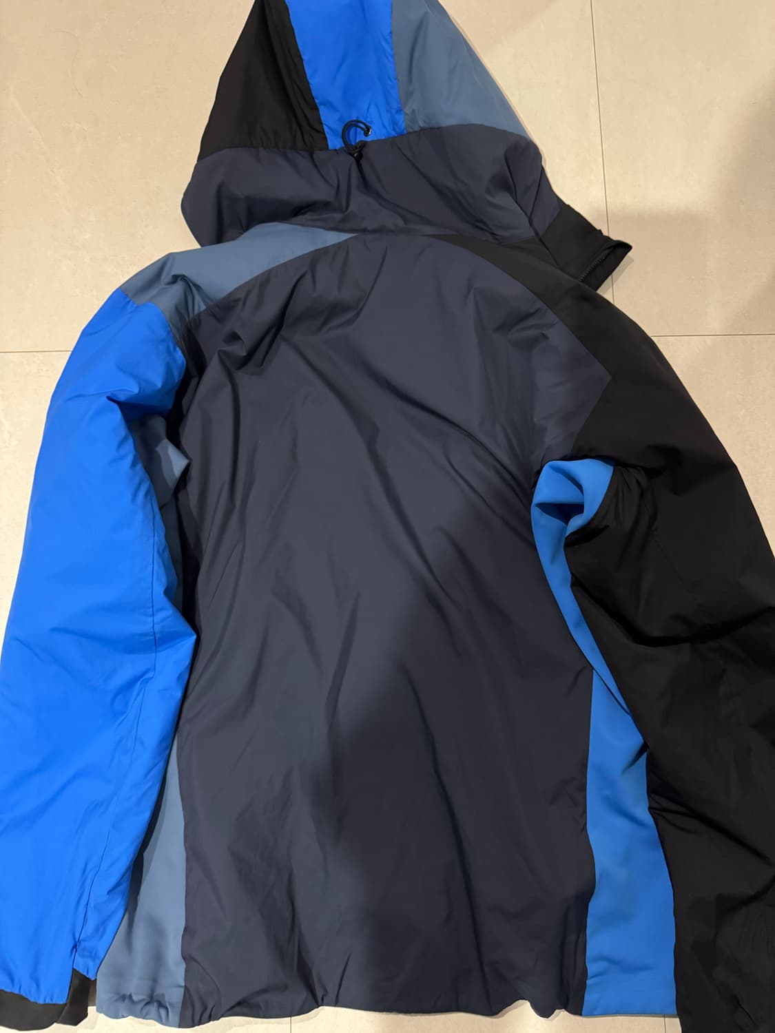 아크테릭스 x 빔즈 아톰 자켓 상품이미지2