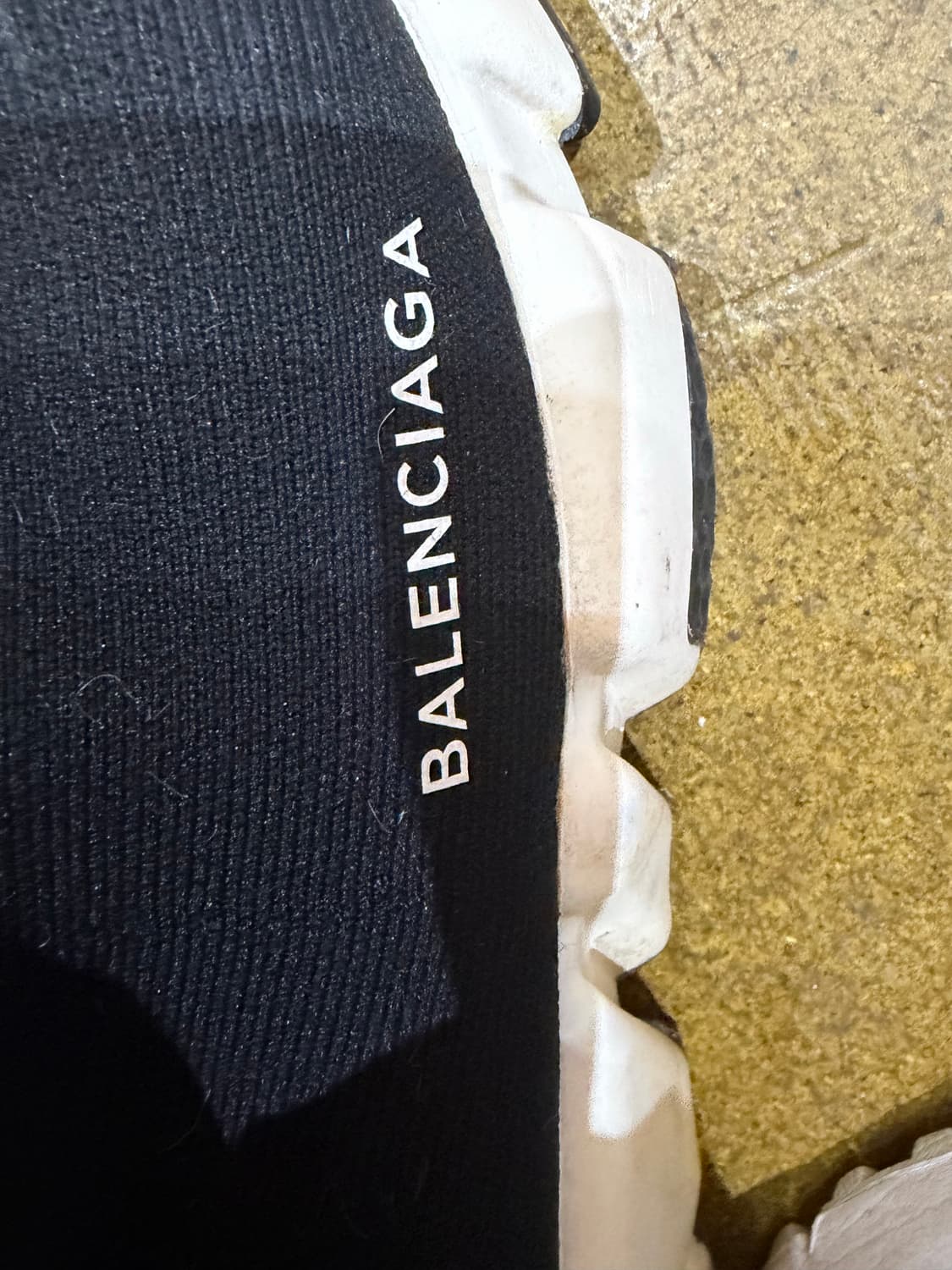 발렌시아가 스피드러너 블랙 운동화 상품이미지2