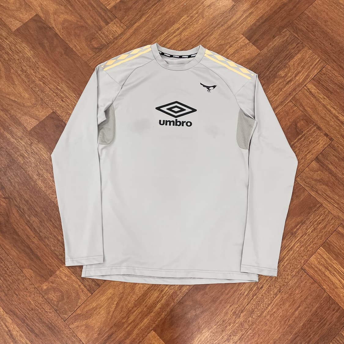 엄브로 성남FC 트레이닝 탑 상품이미지1