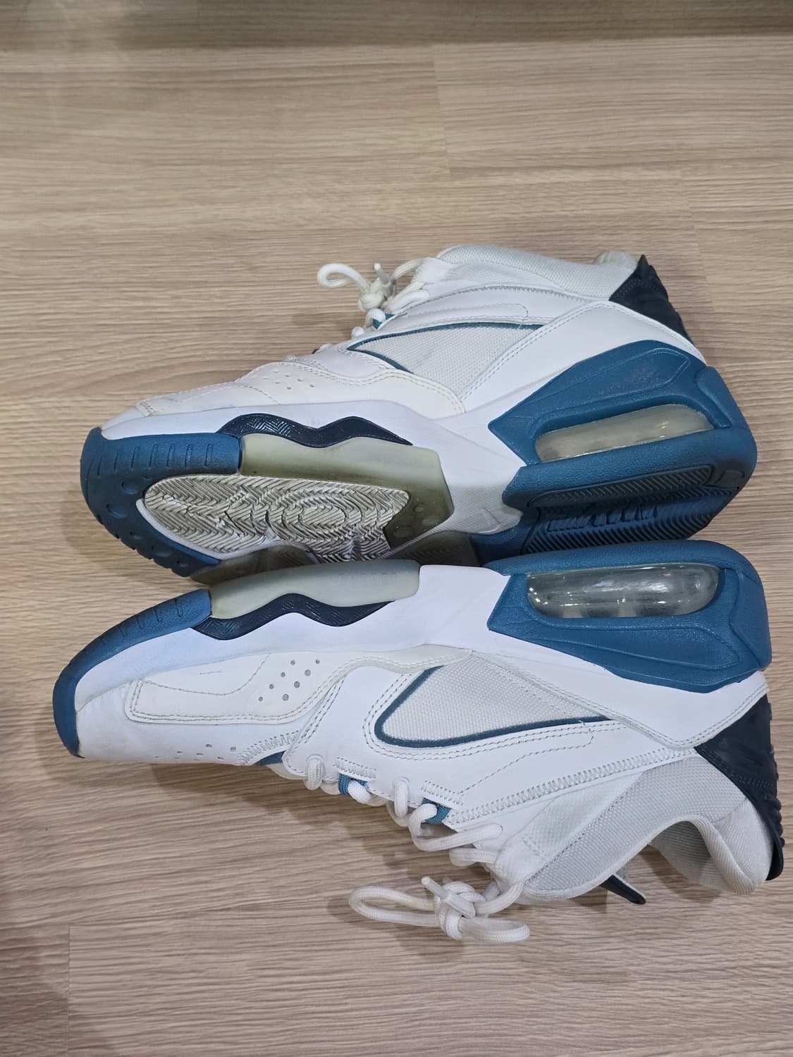 조던 포인트레인 화이트 리프트블루 us9 사이즈 270 상품이미지2