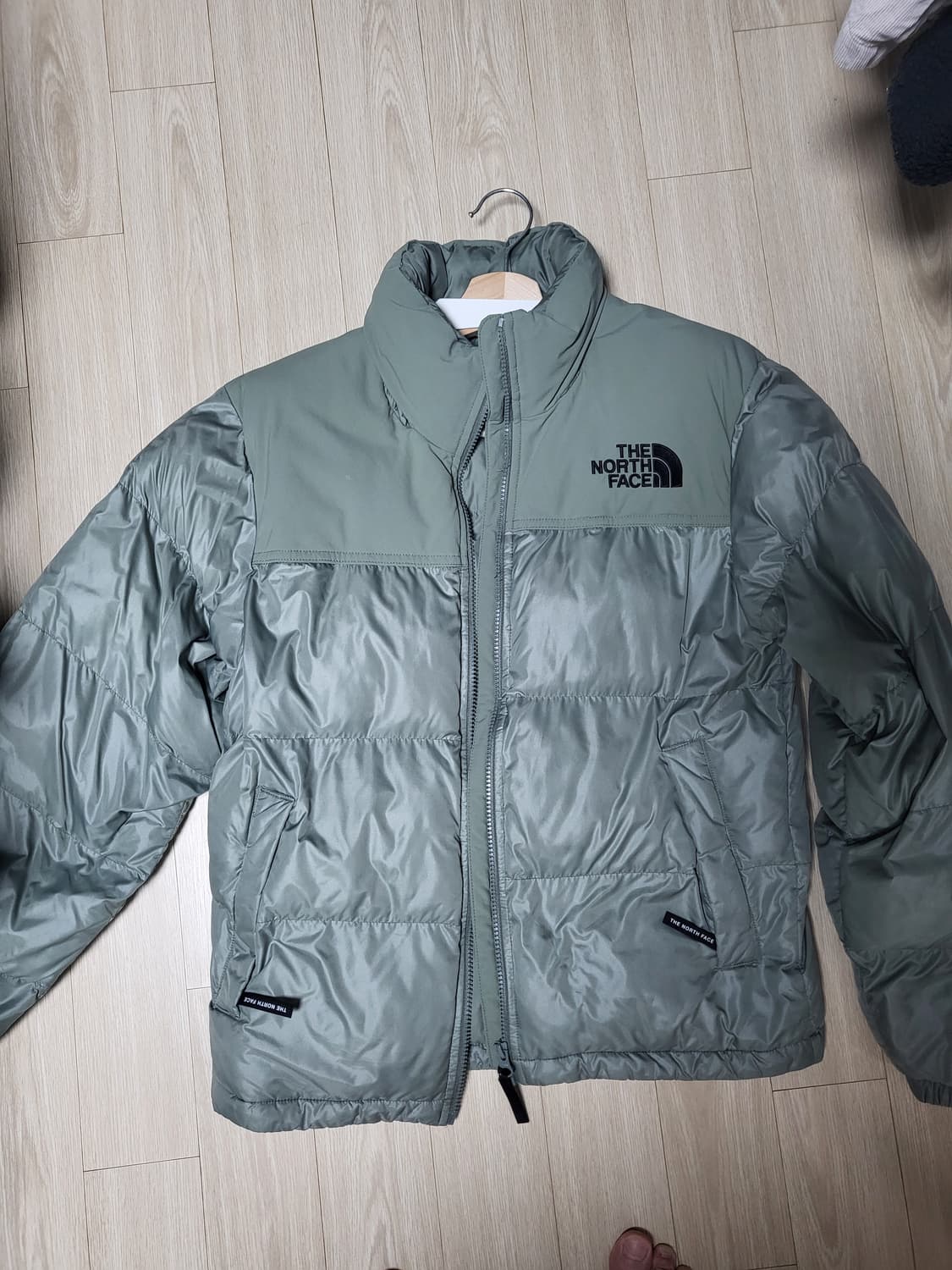 눕시 온볼 카키 s 사이즈 팝니다 상품이미지2