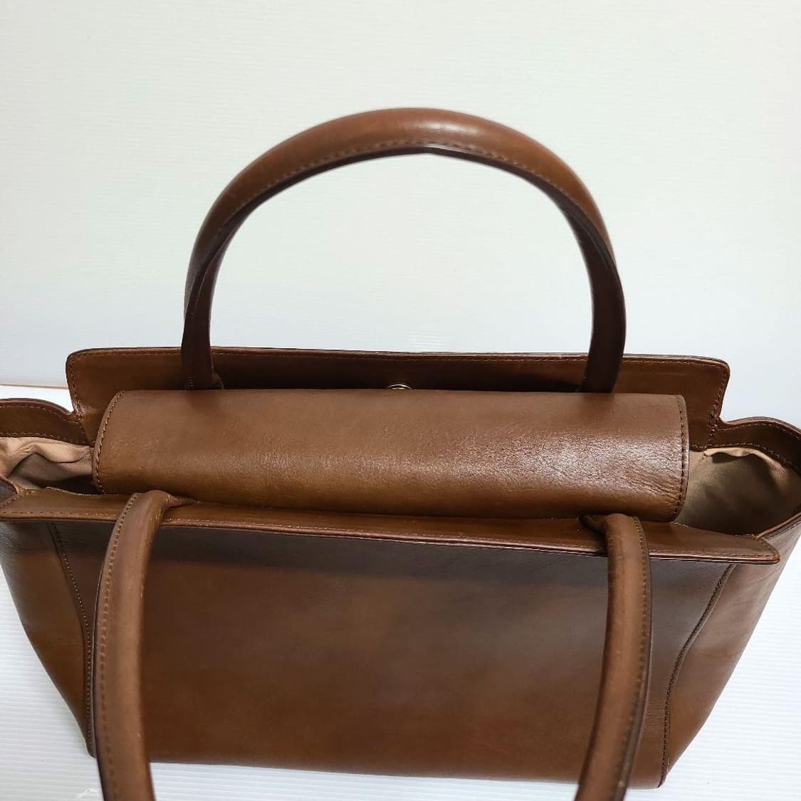 weekend maxmara 브라운 레더 토트백 상품이미지6