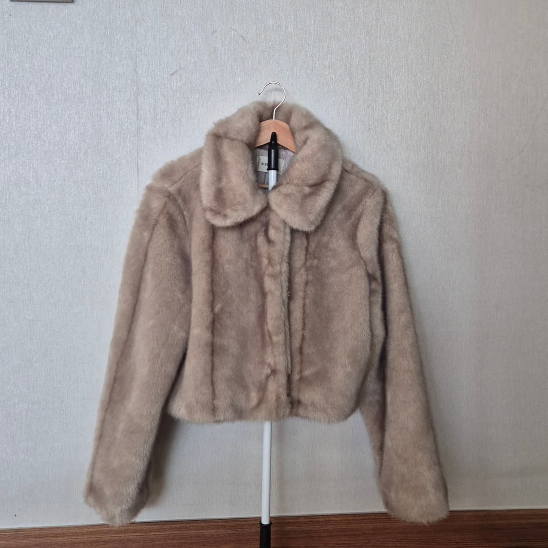 베이지 퍼자켓 (착샷o) 상품이미지1